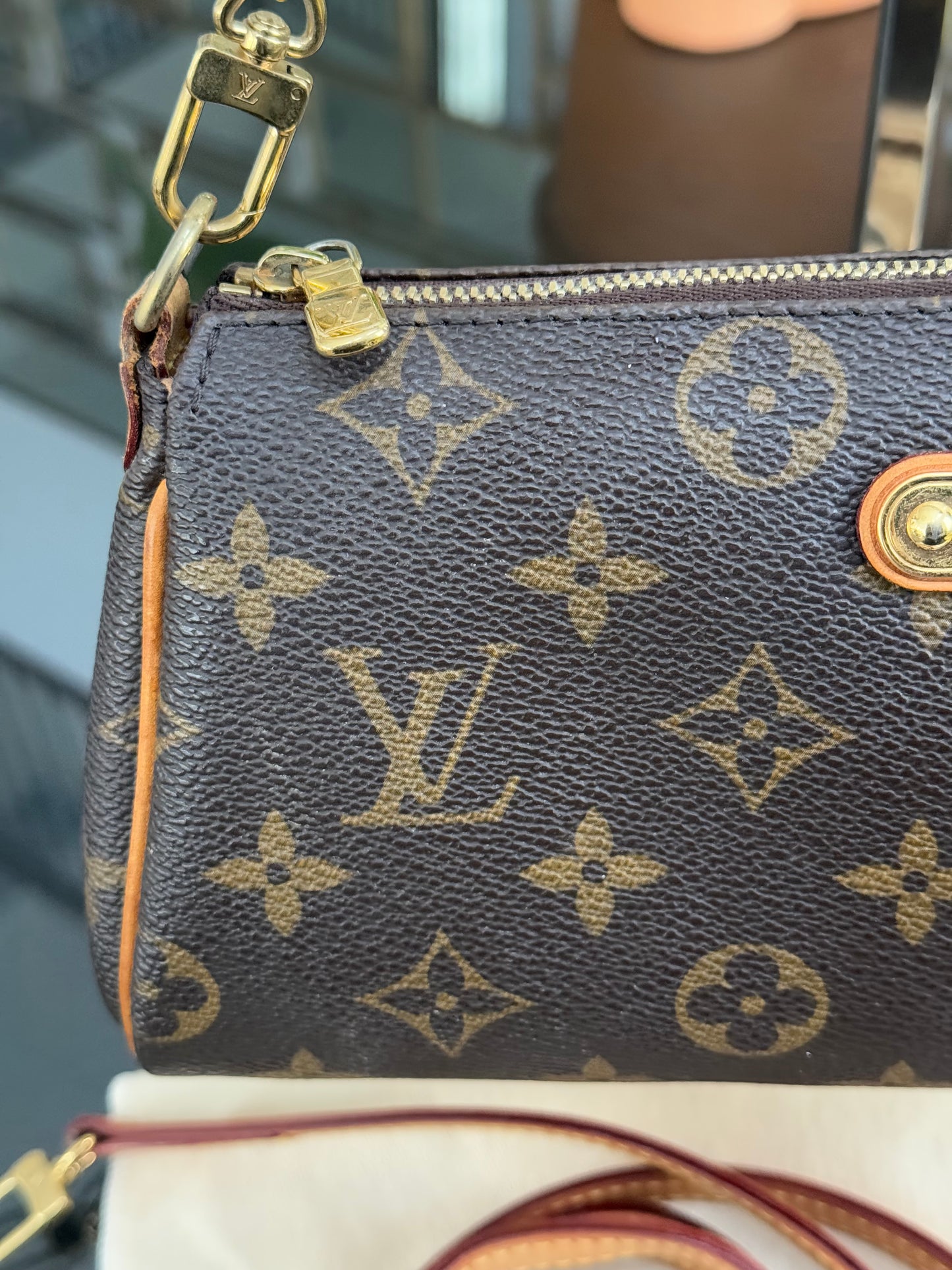 Eva Clutch with Insert Organizer and Dustbag🗓️ Year: 2011