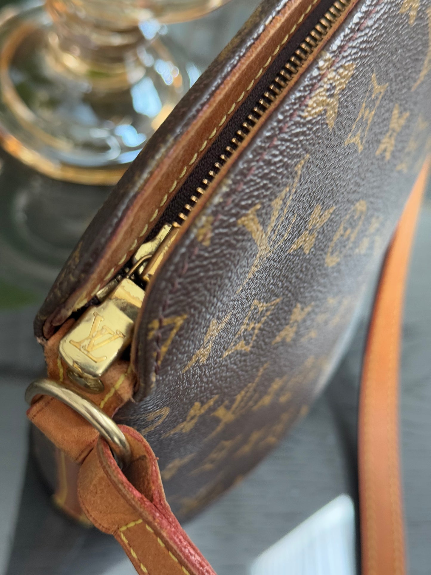 Drouot Crossbody -
π
Year: 2001