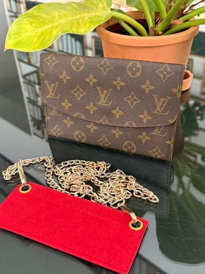 Rabat Clutch with Insert and Generic Crossbody Strap🗓️ Circa 80’s