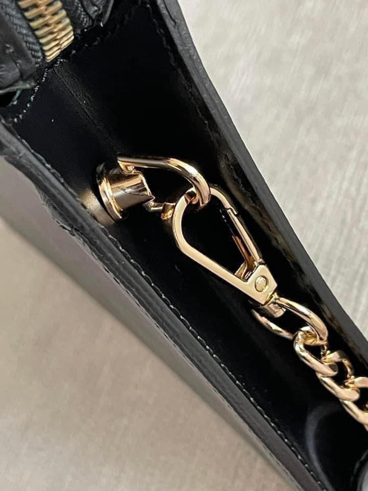 Pochette Homme Epi Converted to Crossbody -Year 1995