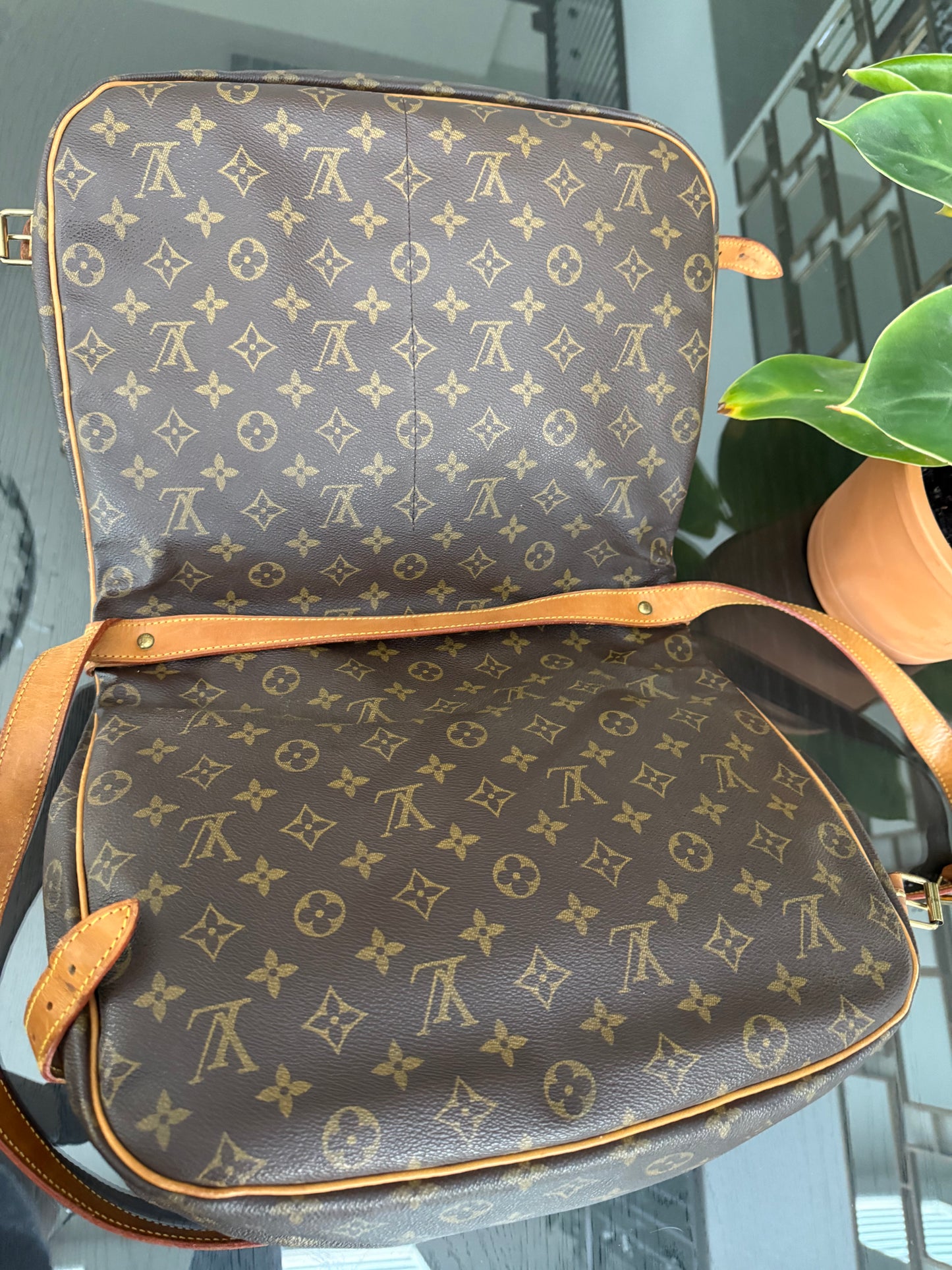 Saumur 35 Crossbody -๐๏ธ Year: 1992