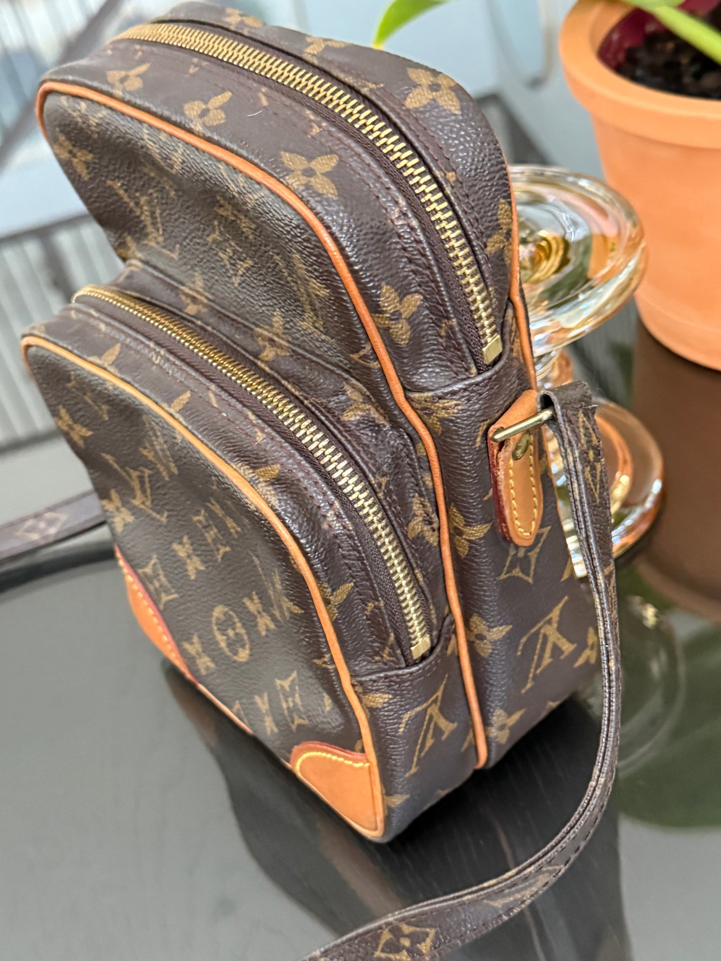Amazon Crossbody Bag -Year: 1999