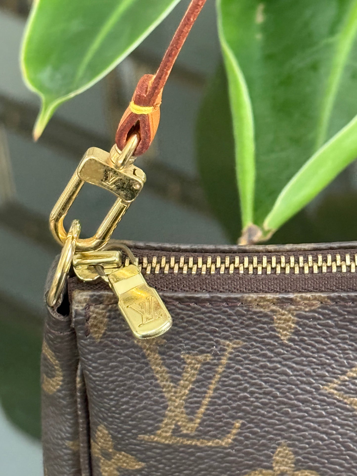 Pochette Accessories - ๐
Year: 2002