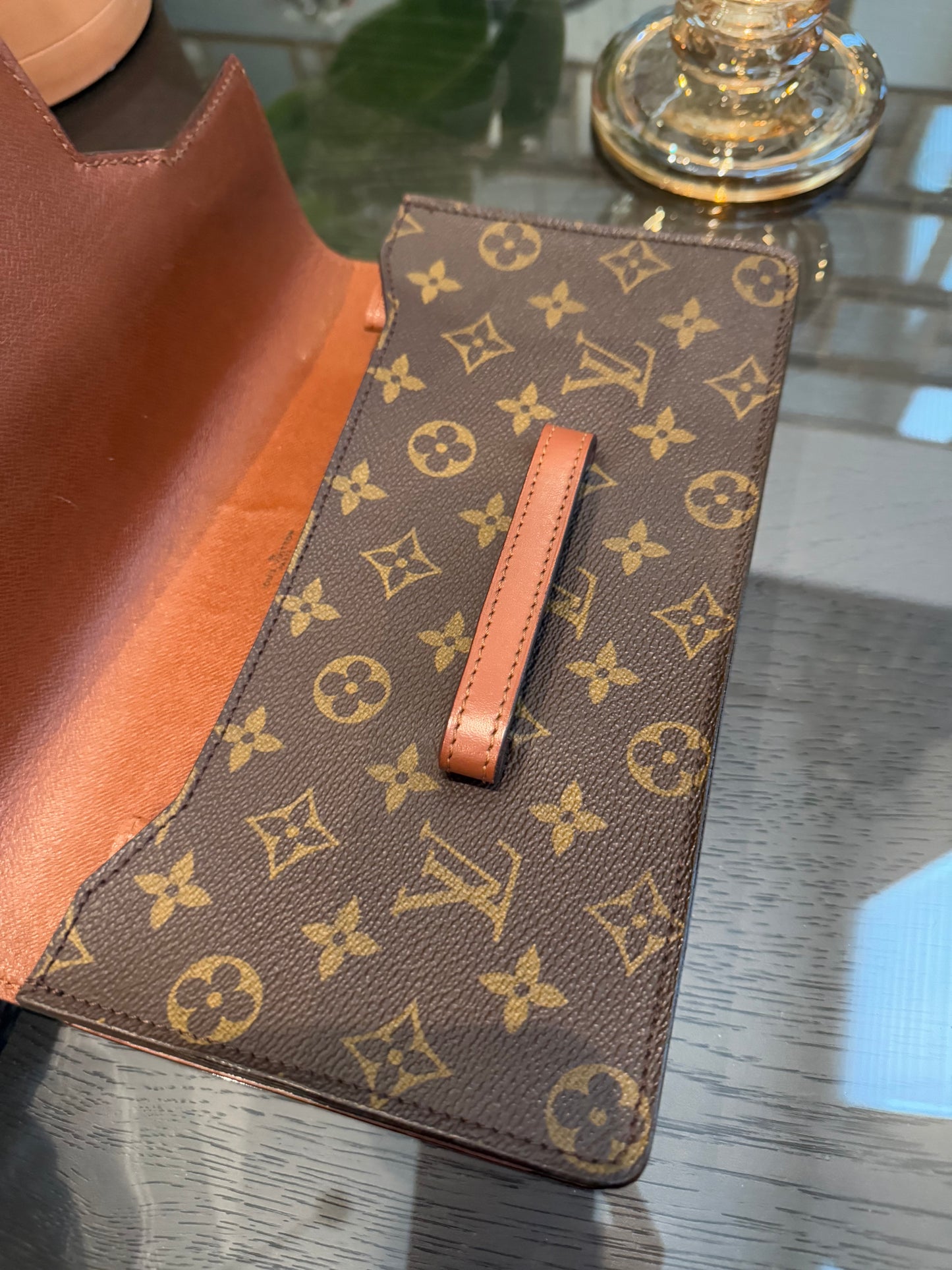 Chaillot Clutch w/ Dustbag -Year: 1987