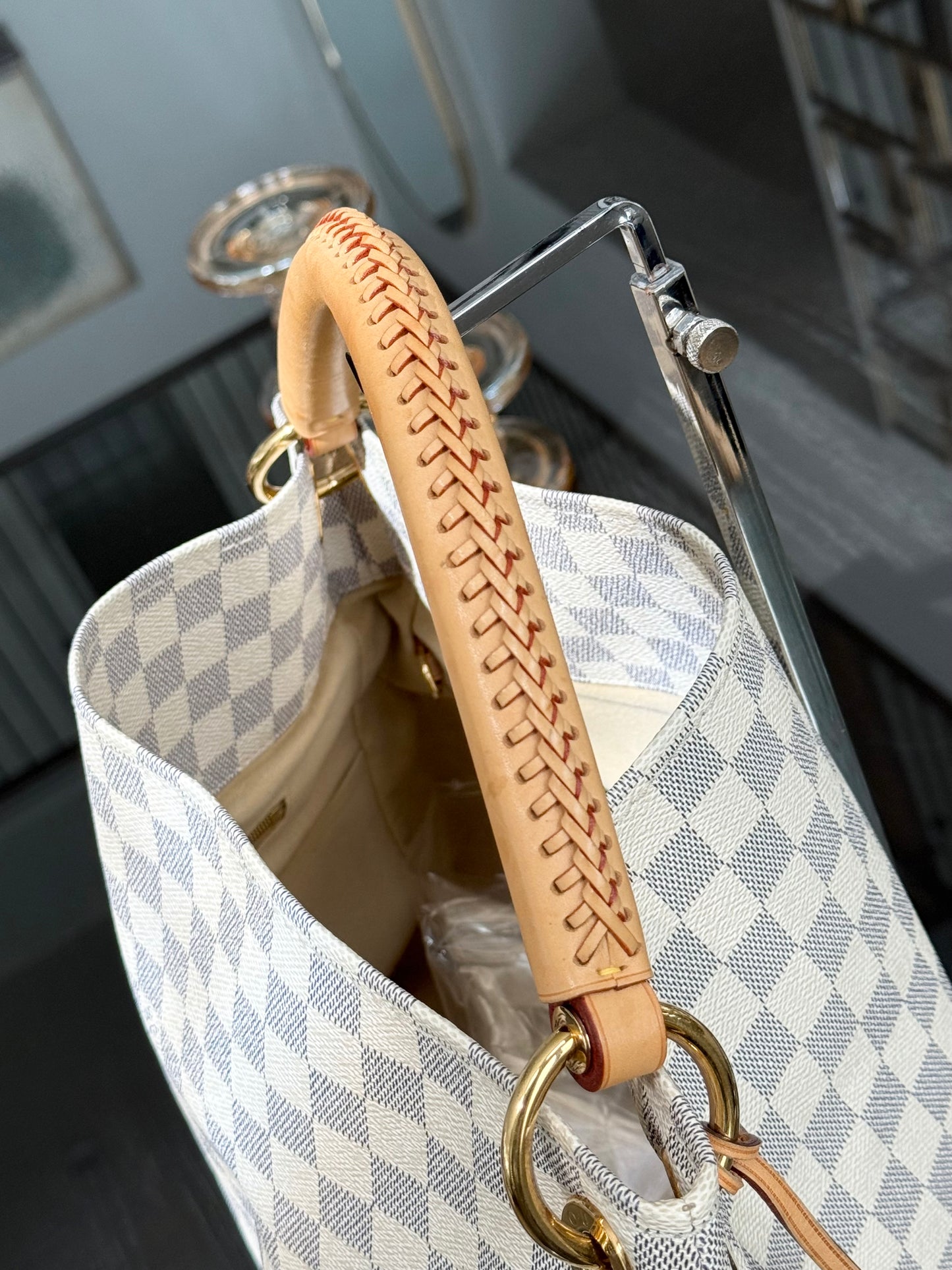 Artsy MM Azur with Dustbag and Insert Organizer- ๐
Year: 2011