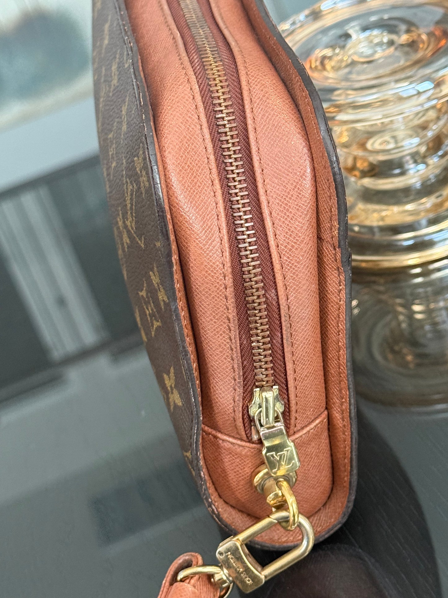 Orsay Clutch
๐๏ธ Year: 1995