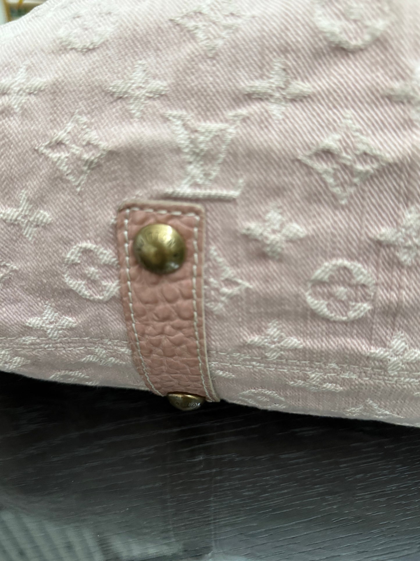 Denim Neo Cabby MM in Rose Pink 🗓️ Year: 2009