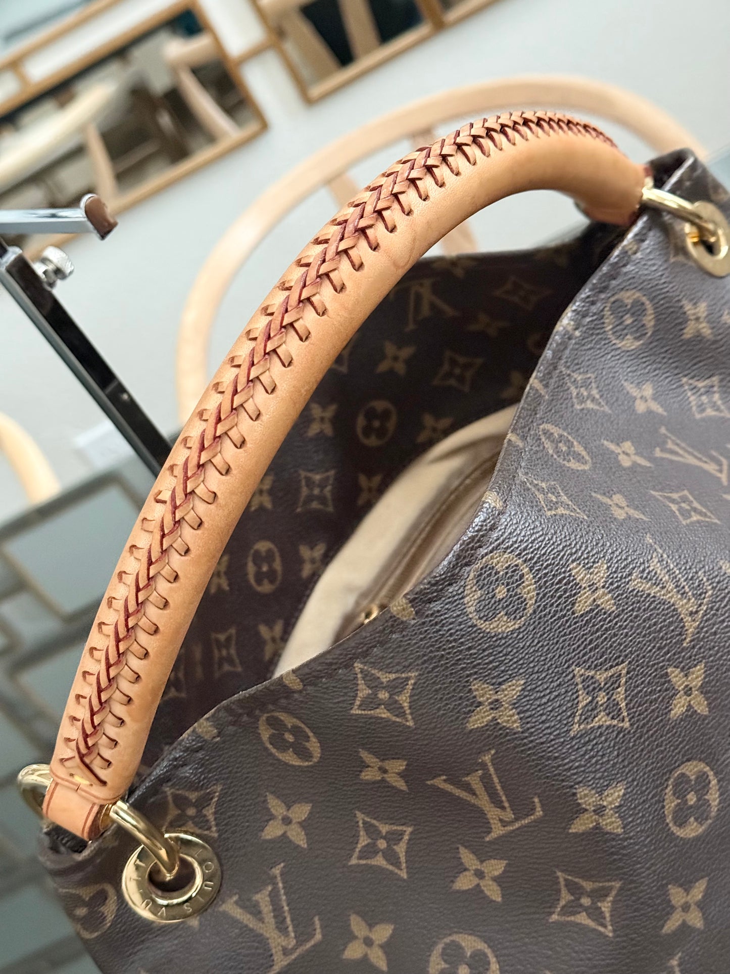 Artsy MM with Dustbag and Insert Organizer - ๐
Year: 2010