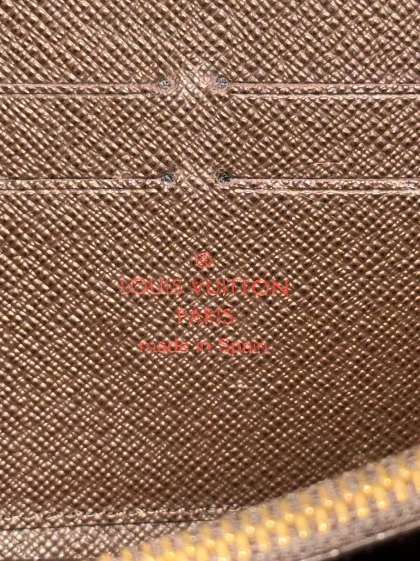 Zippy Long Wallet in DE with Box Year: 2013