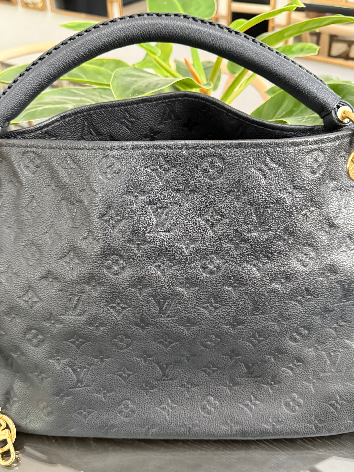 Artsy MM Empriente in Black with Dustbag and Insert Organizer - ๐
Year: 2015