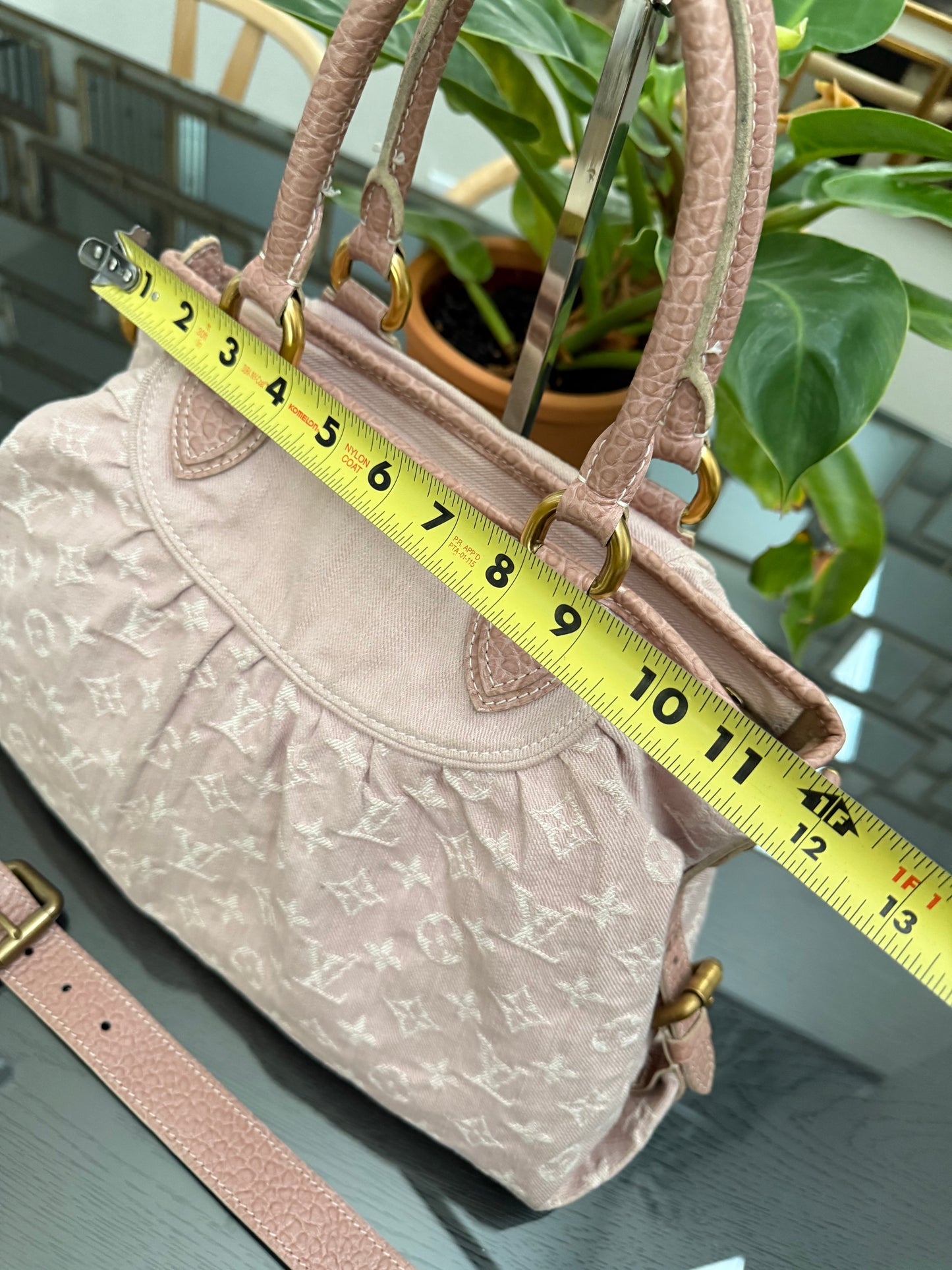 Denim Neo Cabby MM in Rose Pink 🗓️ Year: 2009