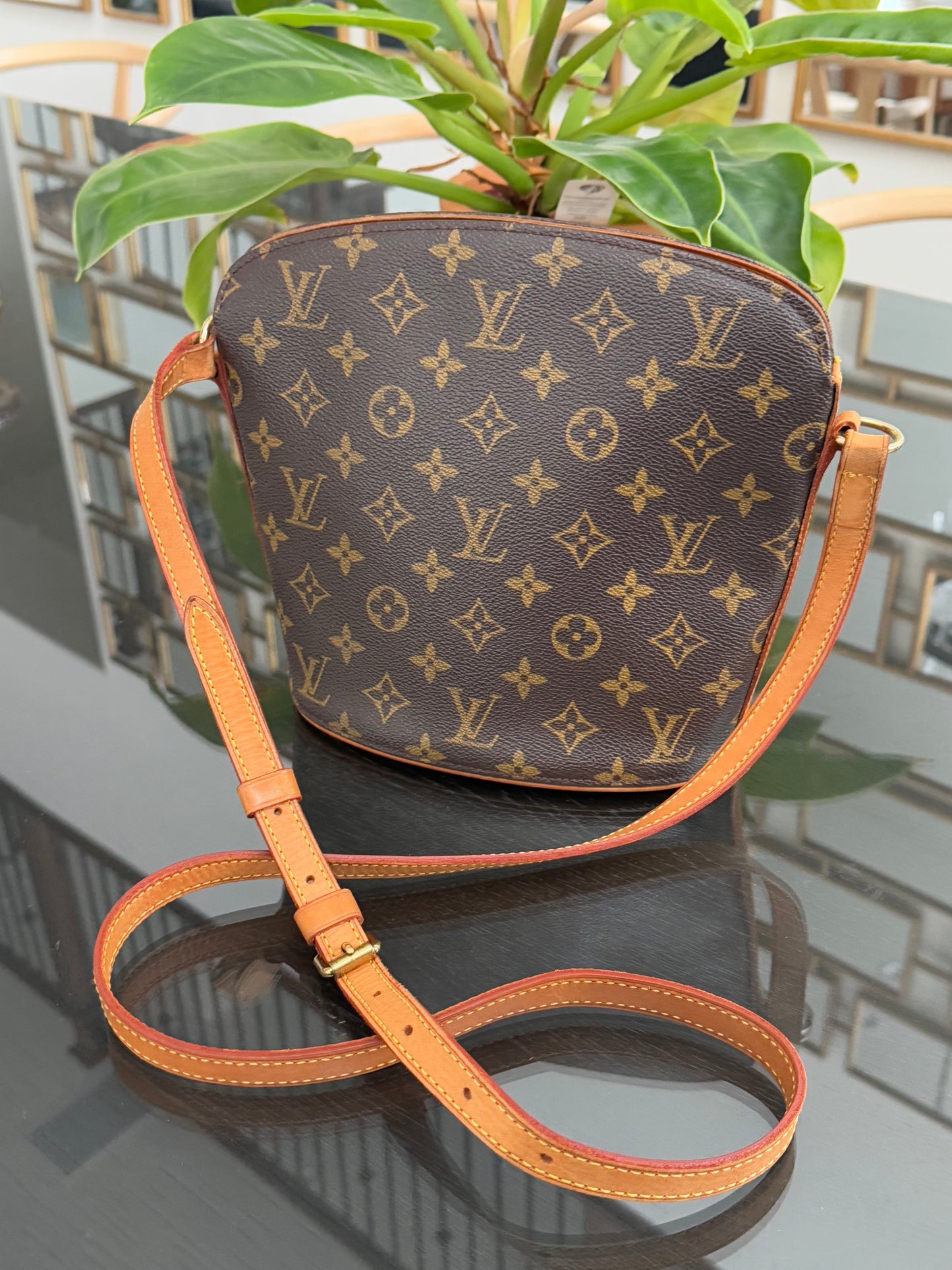 Drouot Crossbody -
π
Year: 2001