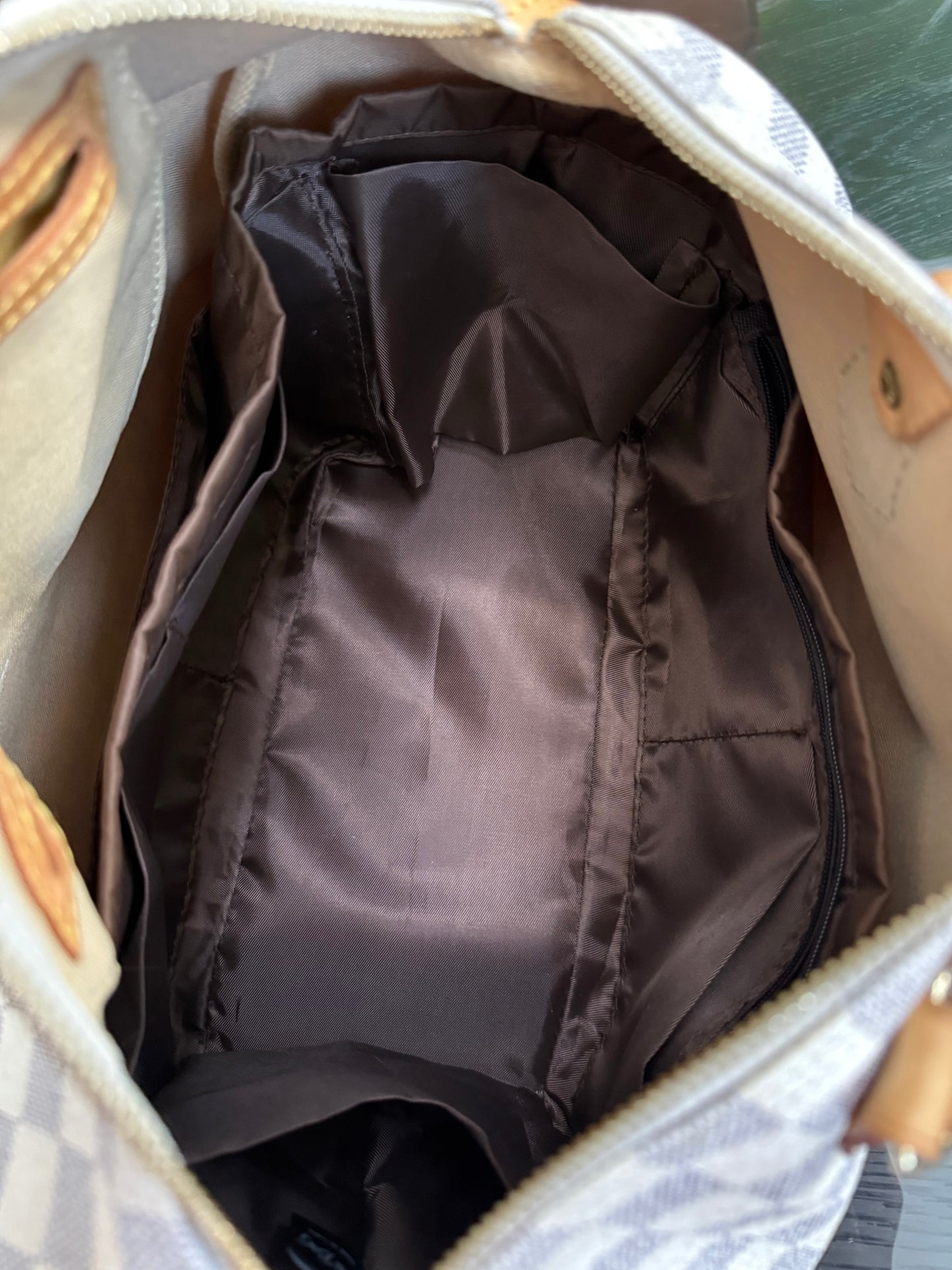 Speedy 30 Azur with Dustbag and insert organizer
๐๏ธ Year: 2007