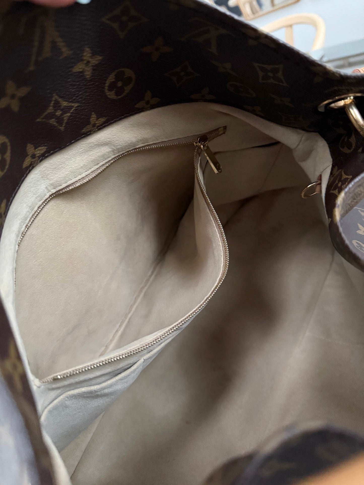 Artsy MM with Dustbag and Insert Organizer - ๐
Year: 2010