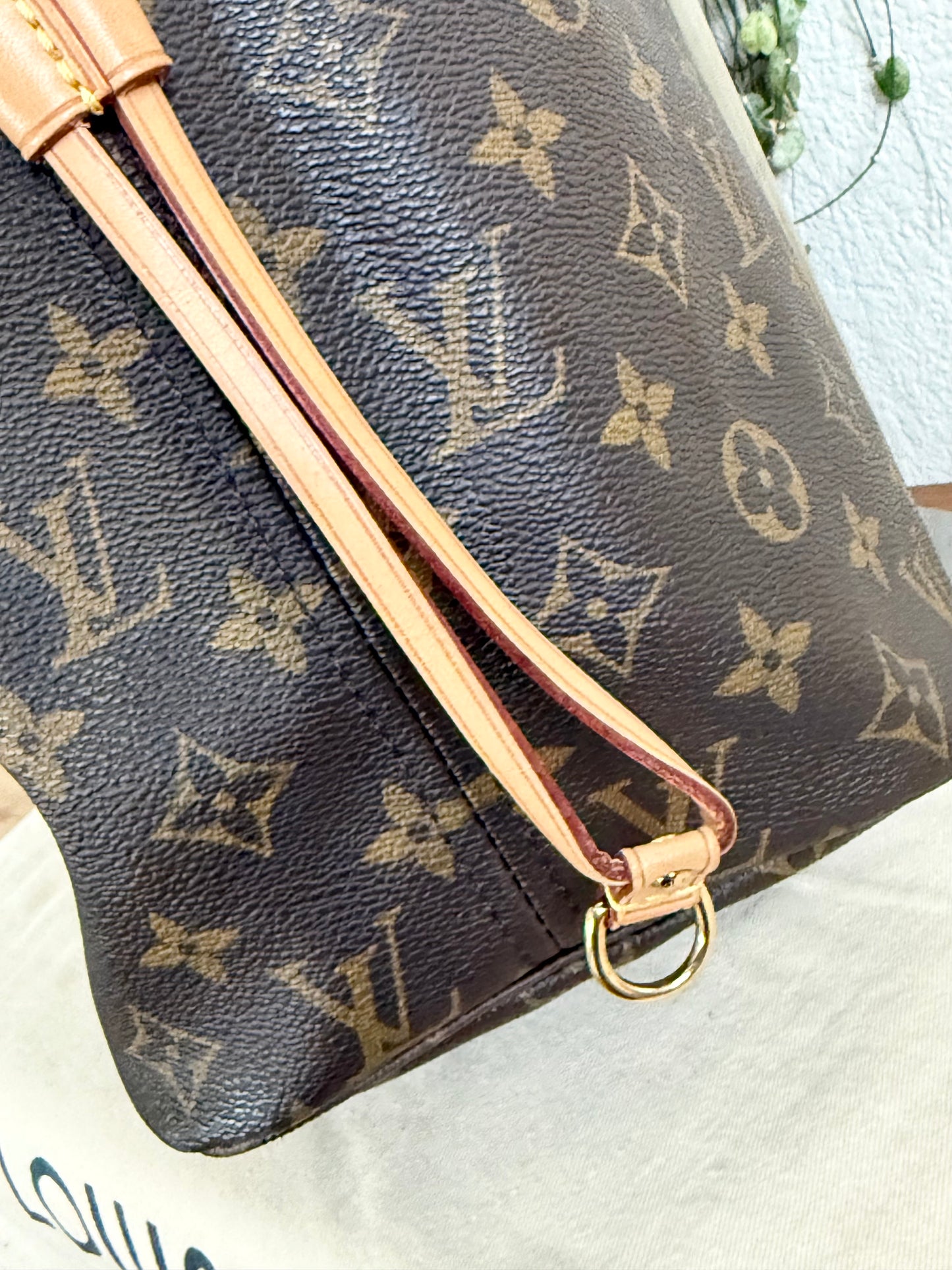 Neverfull MM with Dustbag and Insert Organizer -Year: 2012