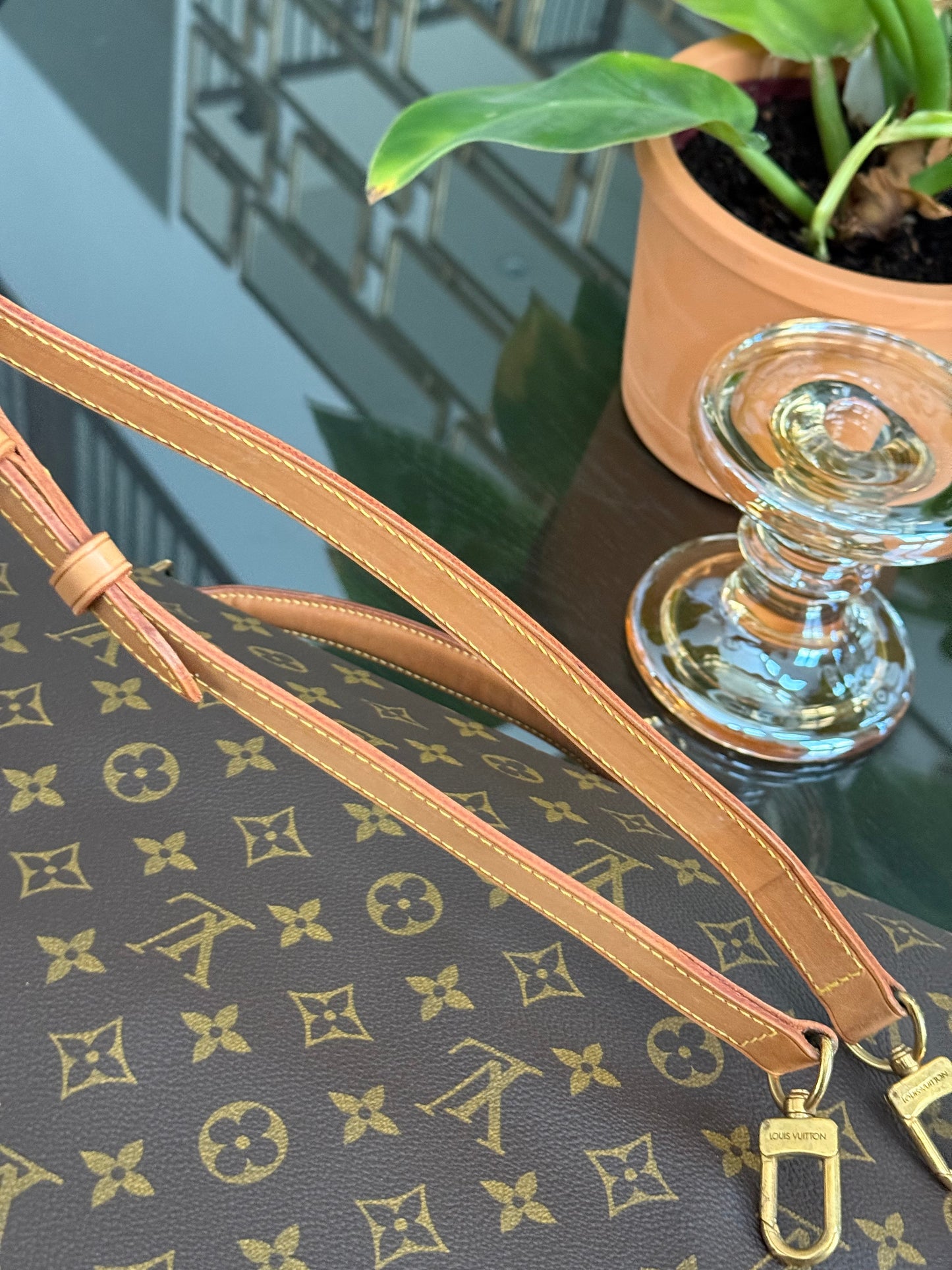 Beverly GM Satchel Crossbody - 📅 Year: 1991