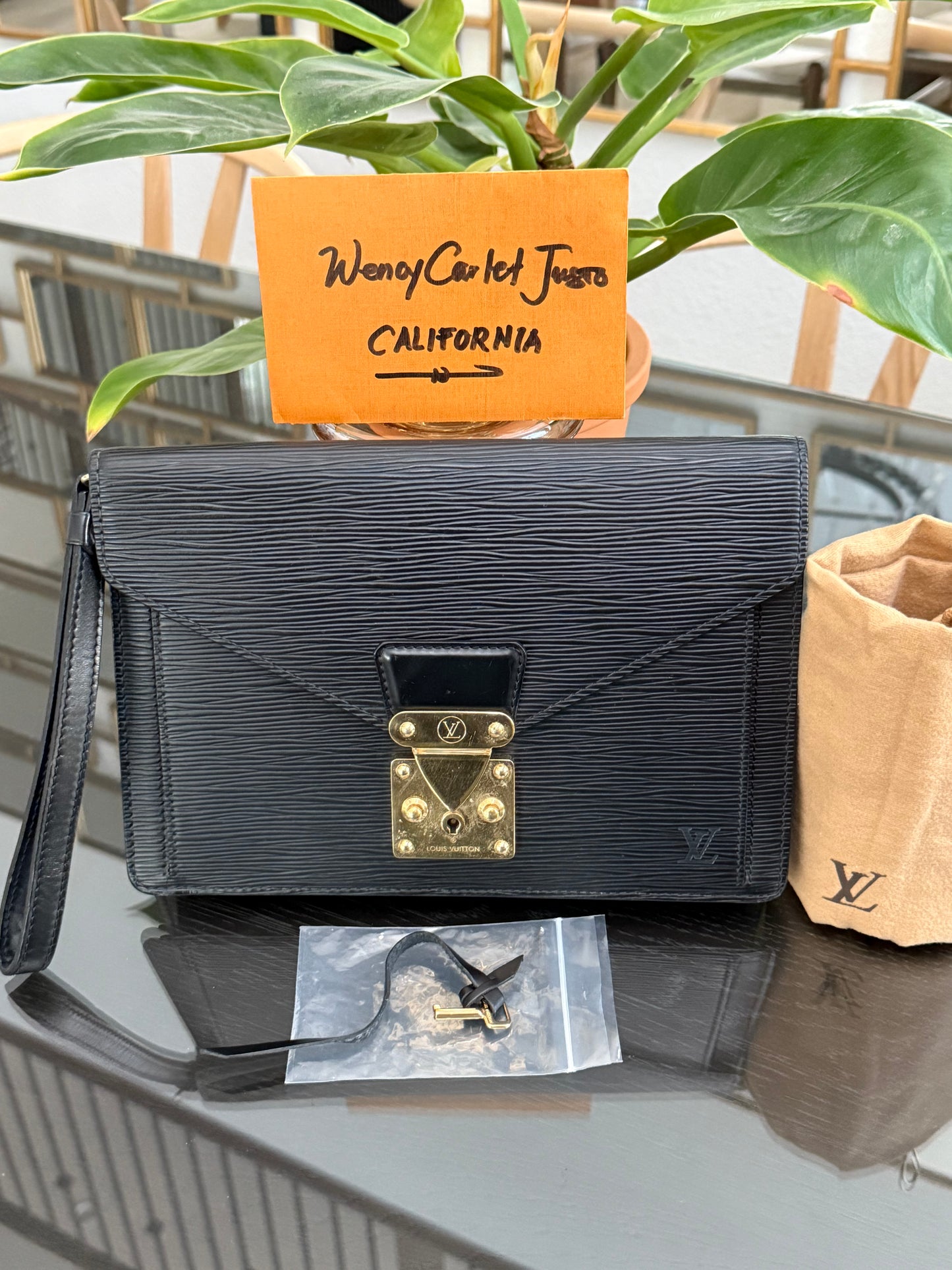Epi Black Sellier Dragonne Clutch with π Key and Dustbag -ποΈ Year: 2005