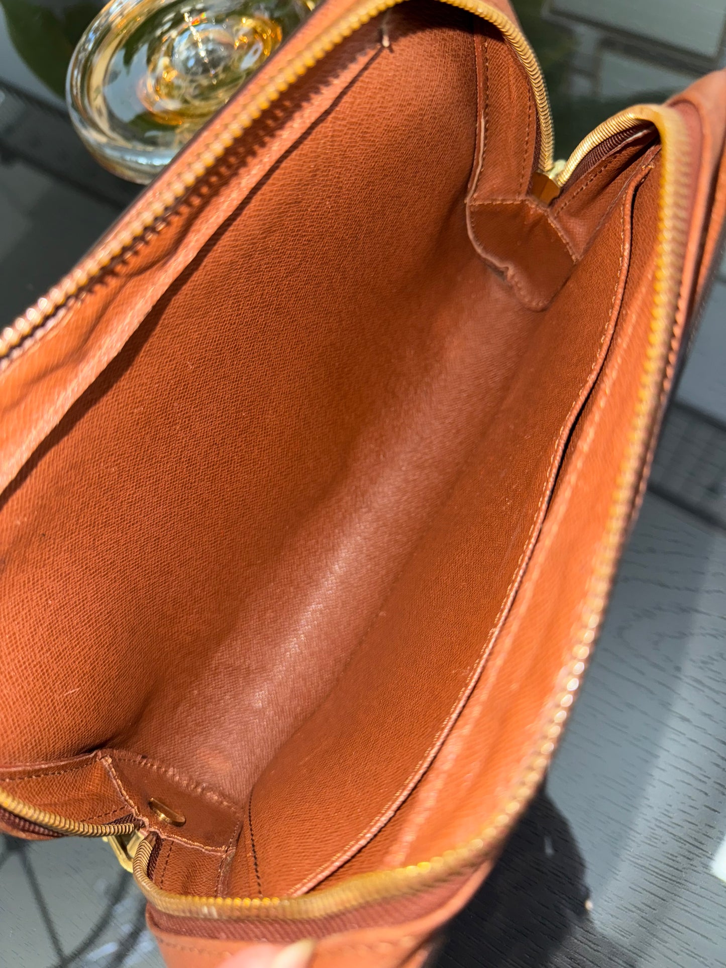 Orsay Clutch
๐๏ธ Year: 1993