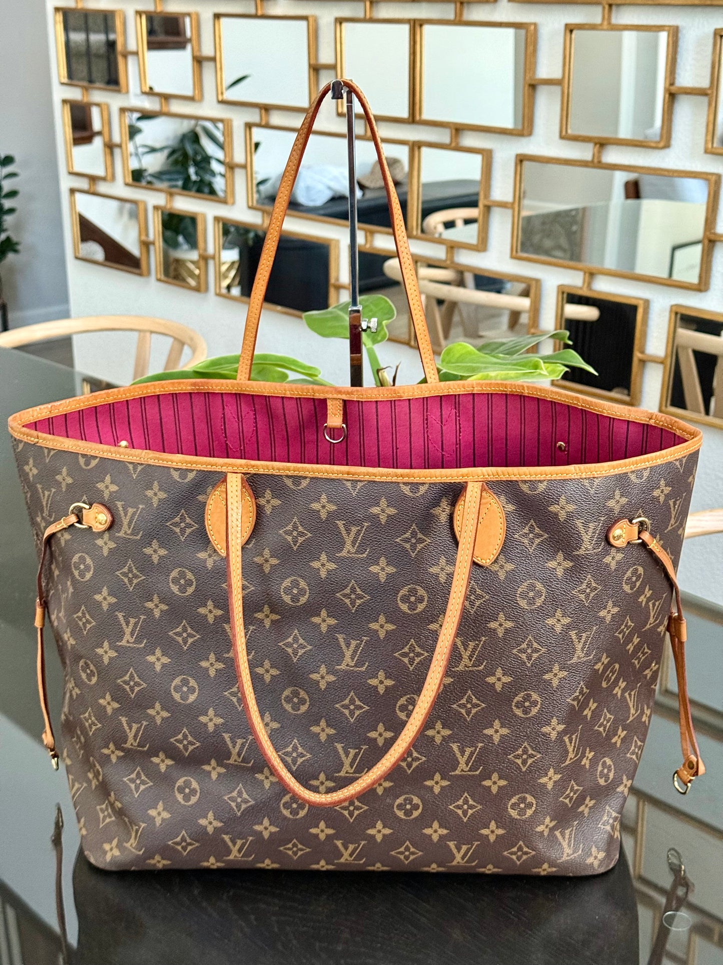 Neverfull GM in Peony with Dustbag 🗓️ Year: 2016