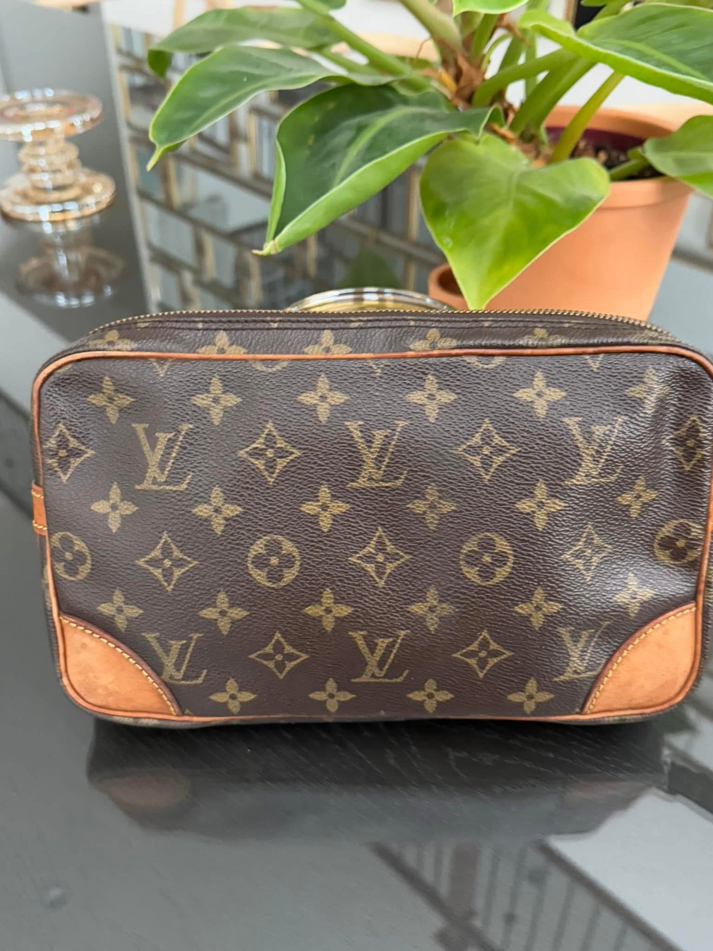 Marley Dragonne Clutch
๐๏ธ Year: 1986