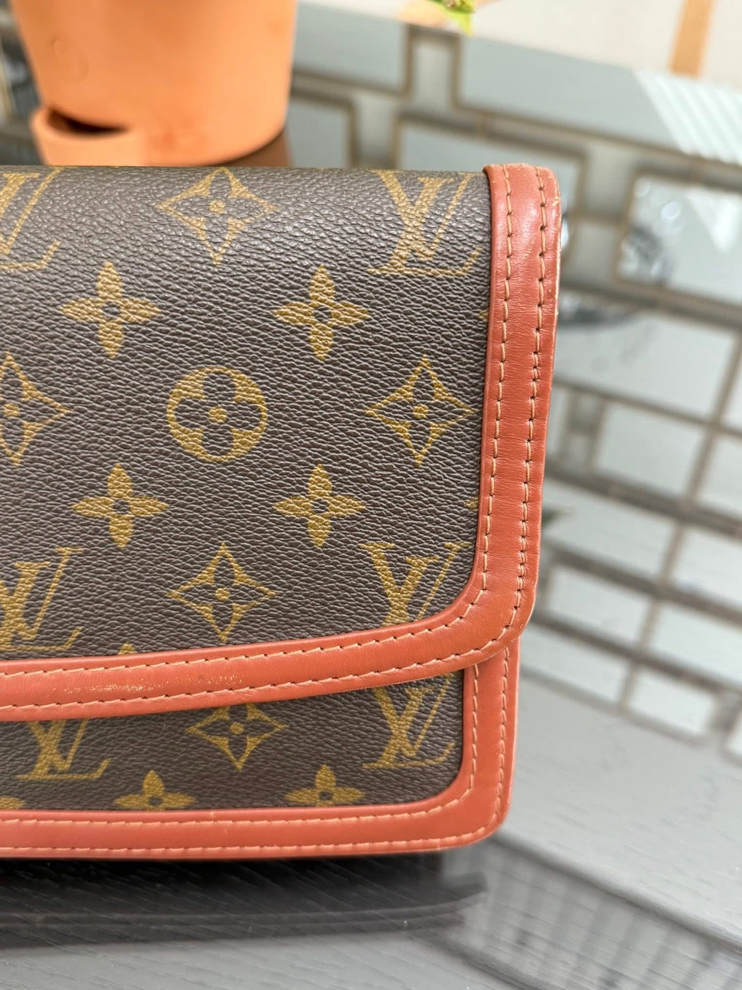 Pochette Dame Clutch
๐๏ธ Pre Date Code