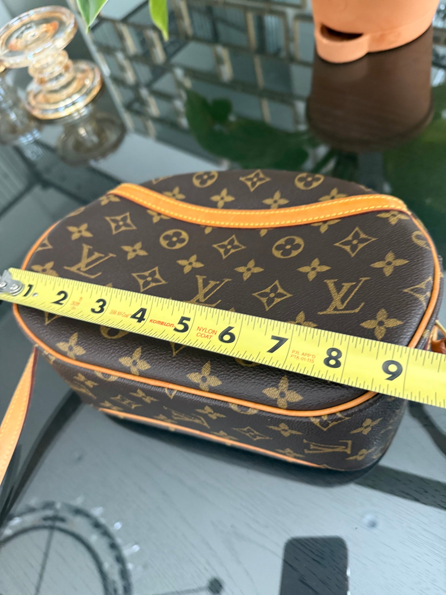 Blois Crossbody -🗓️ Year: 1999