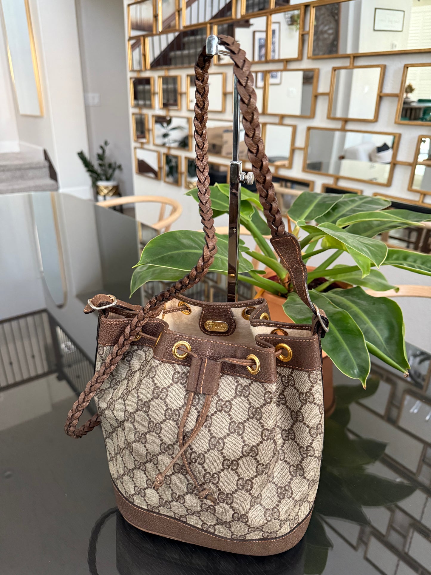 Gucci Vintage Bucket Crossbody bag