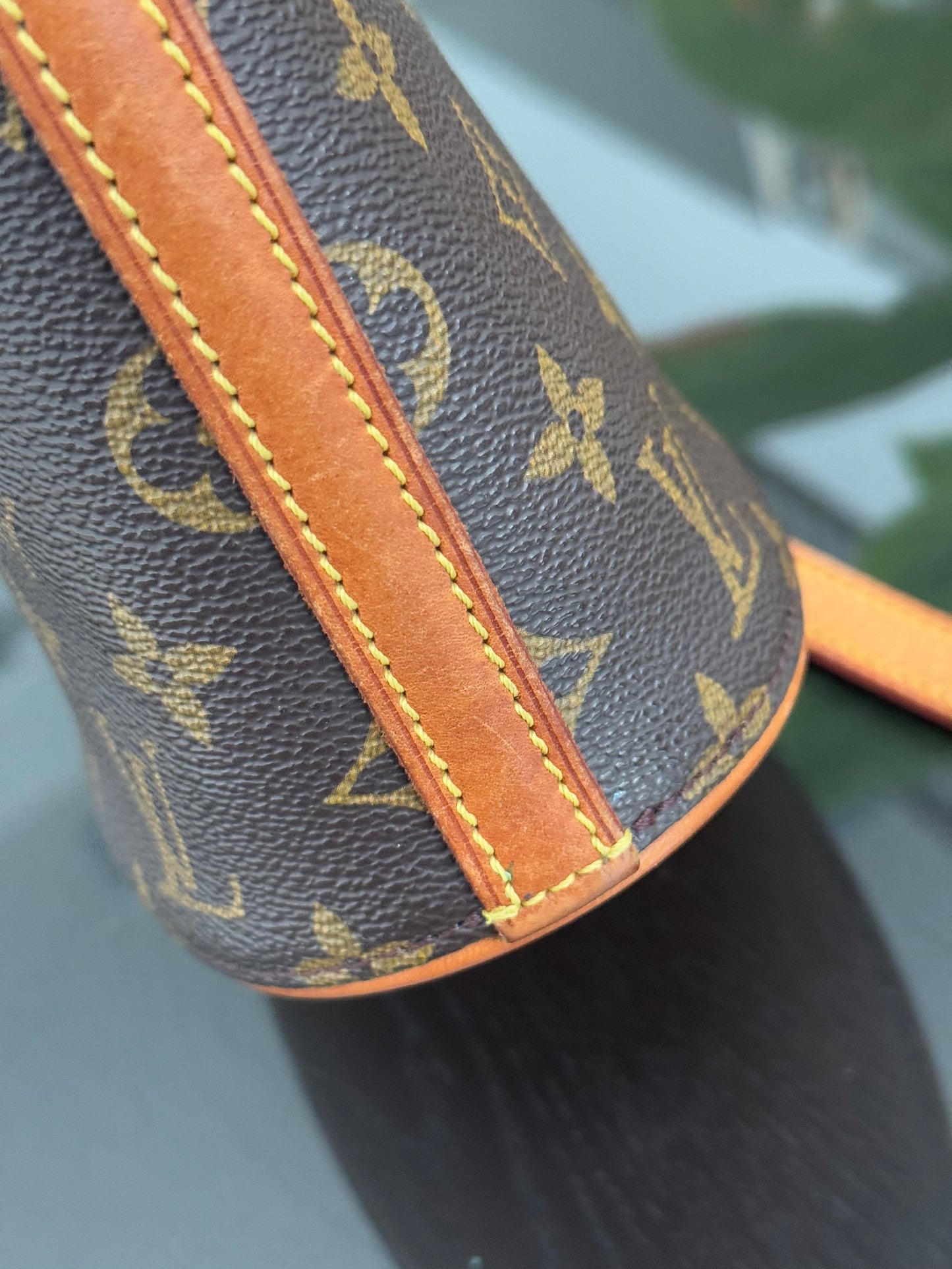 Drouot Crossbody -
π
Year: 2001