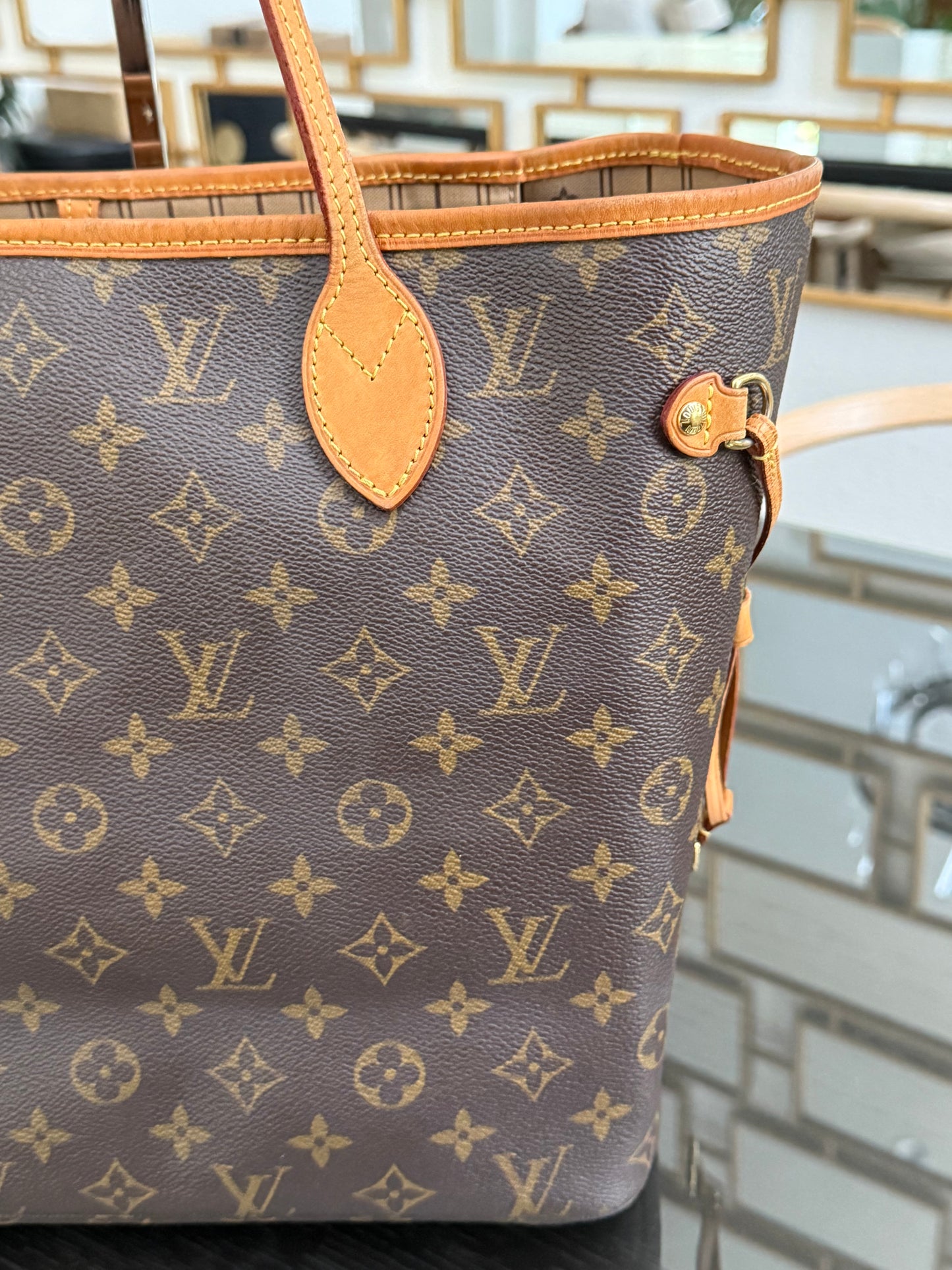 Neverfull MM with Dustbag and Insert Organizer 🗓️ Year: 2008