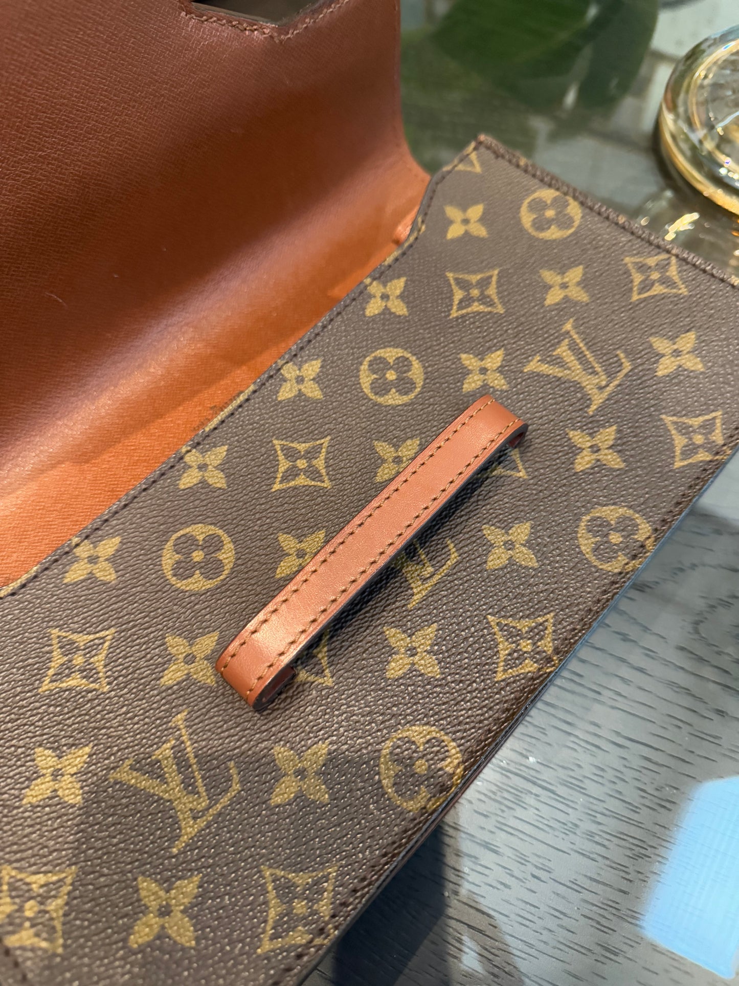 Chaillot Clutch w/ Dustbag -Year: 1987