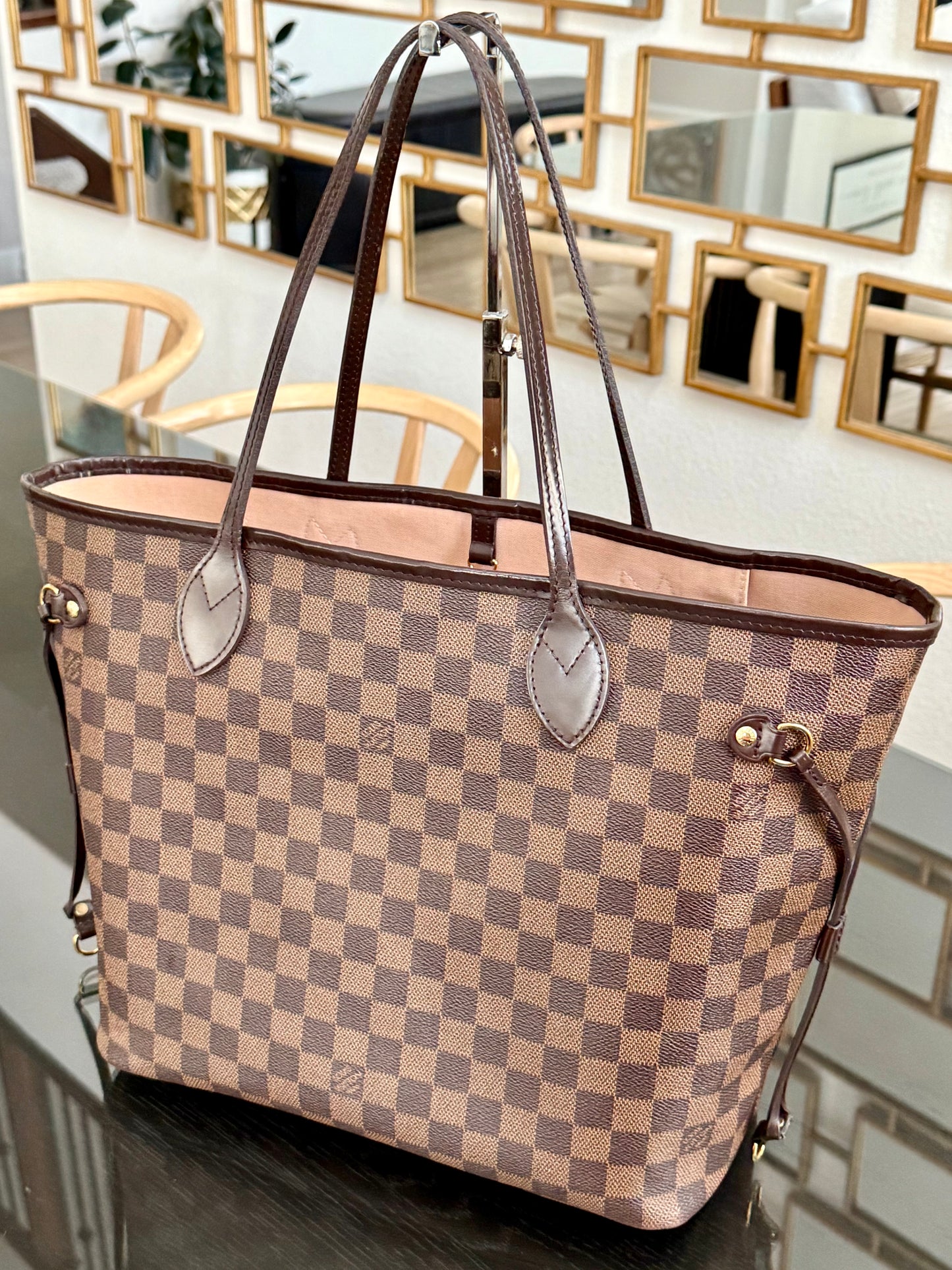 Neverfull MM in Rose Ballerine DE with Dustbag 🗓️ Year: 2016