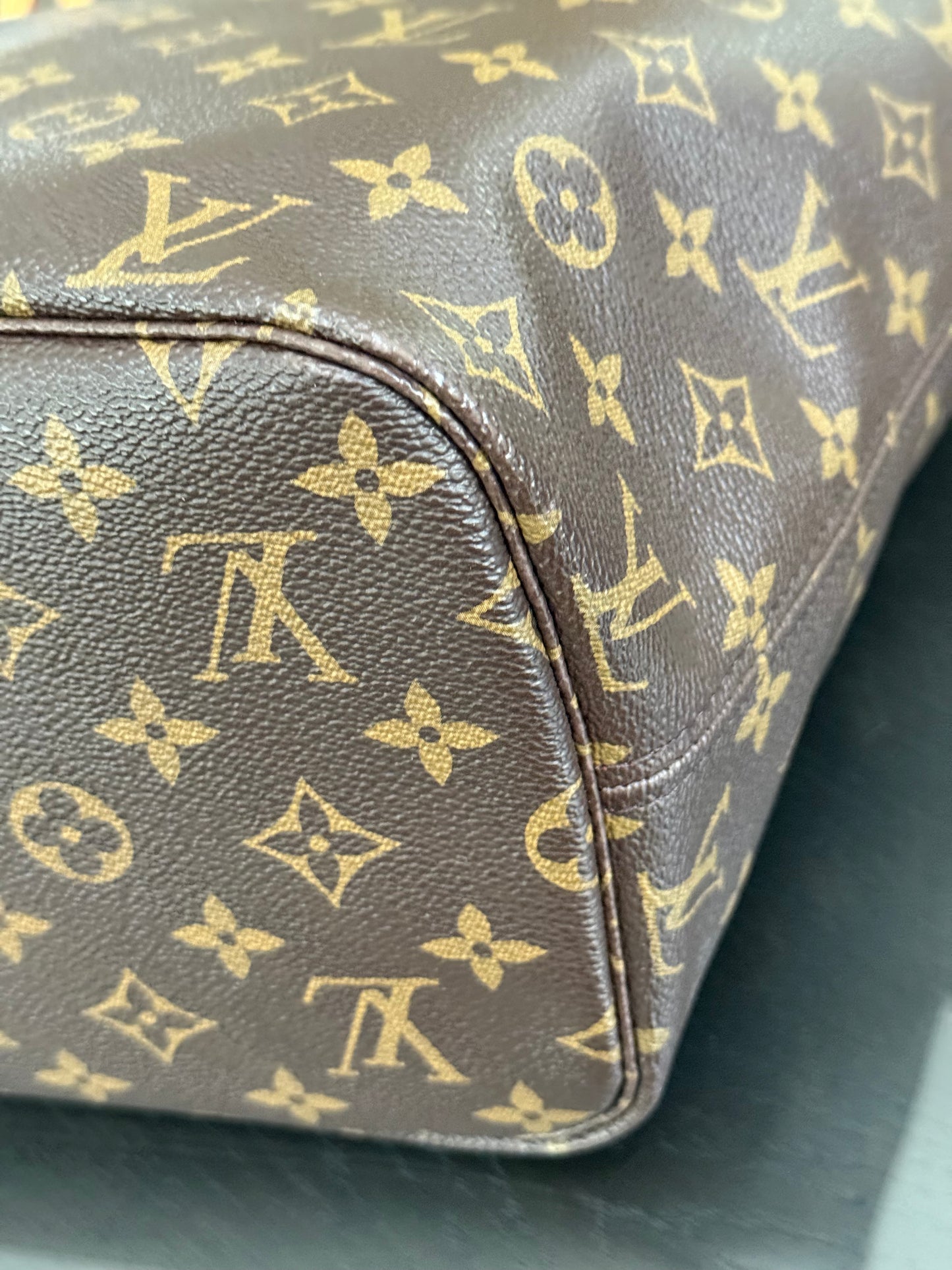 Neverfull MM in Monogram Cerise Interior with Dustbag 🗓️ Year: 2017