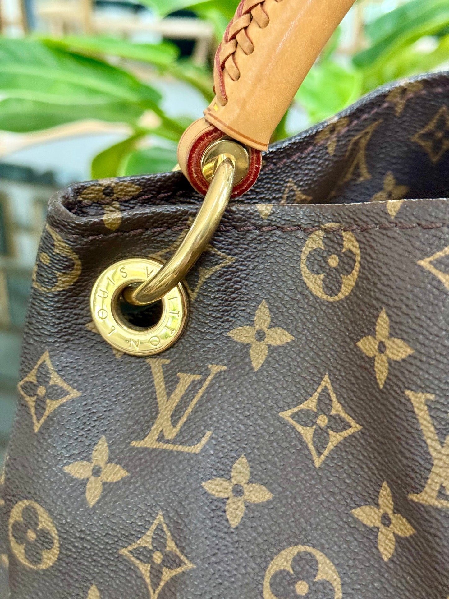 Artsy MM with Dustbag and Insert Organizer - ๐
Year: 2010