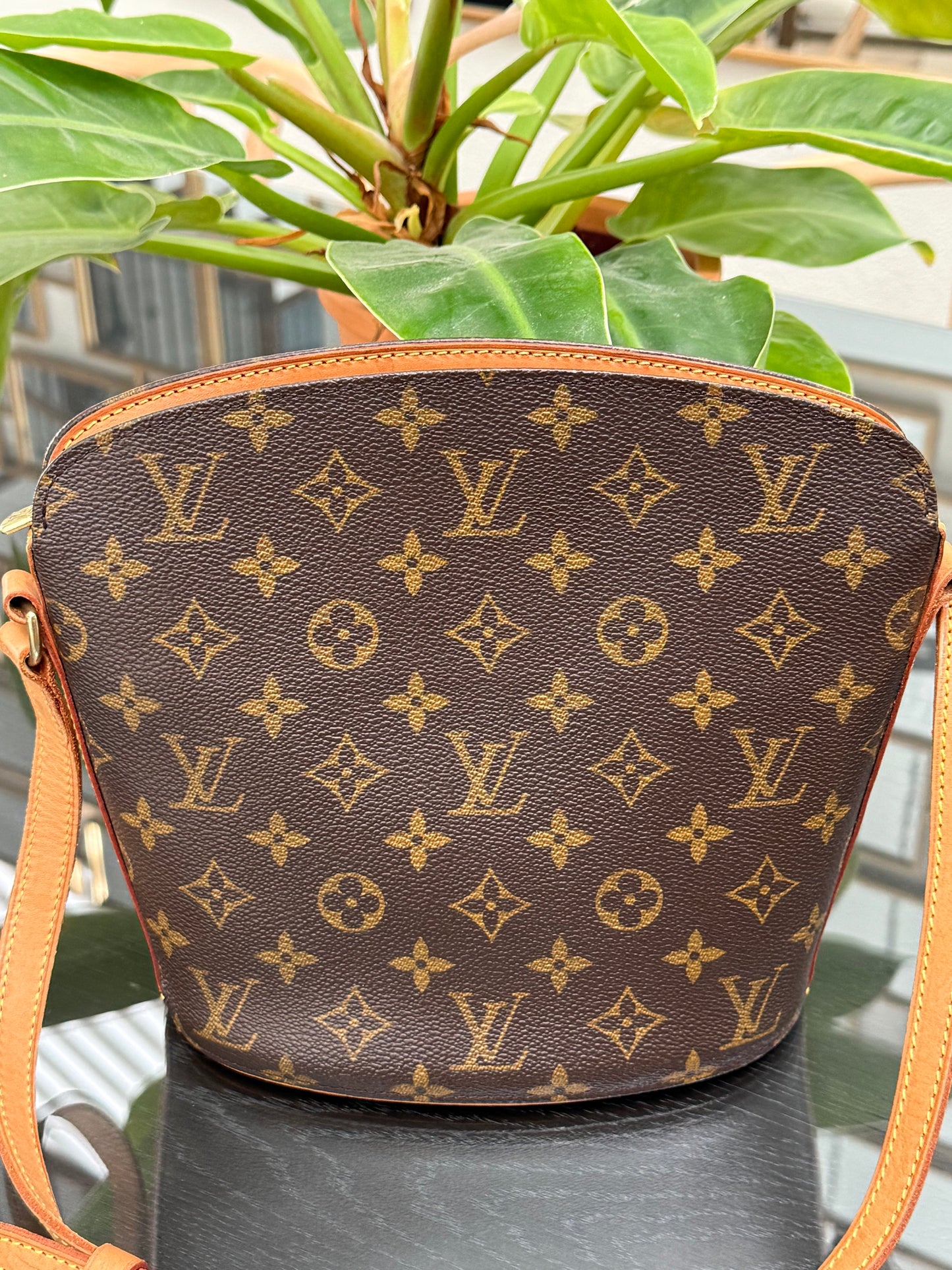 Drouot Crossbody
π
Year: 1997