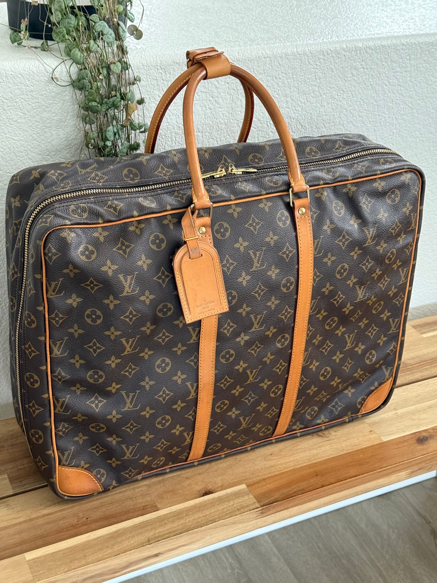 Sirius 50 Soft Suitcase Luggage - ๐
Year: 199