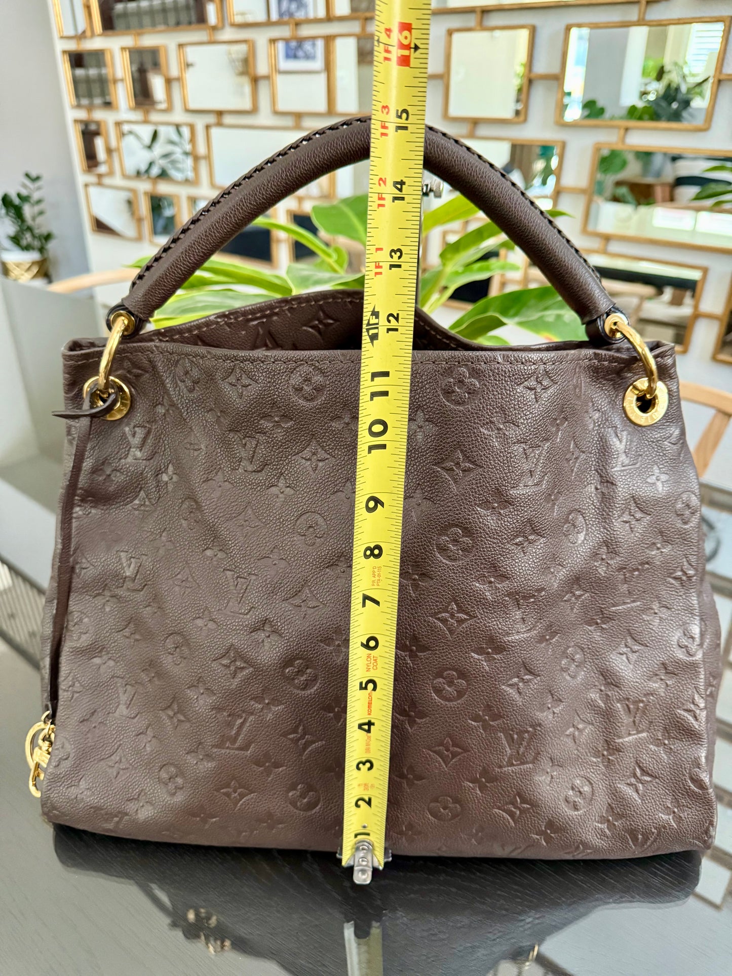 Artsy MM Empriente ( Dark Brown ) with Dustbag and Insert Organizer - ๐
Year: 2012