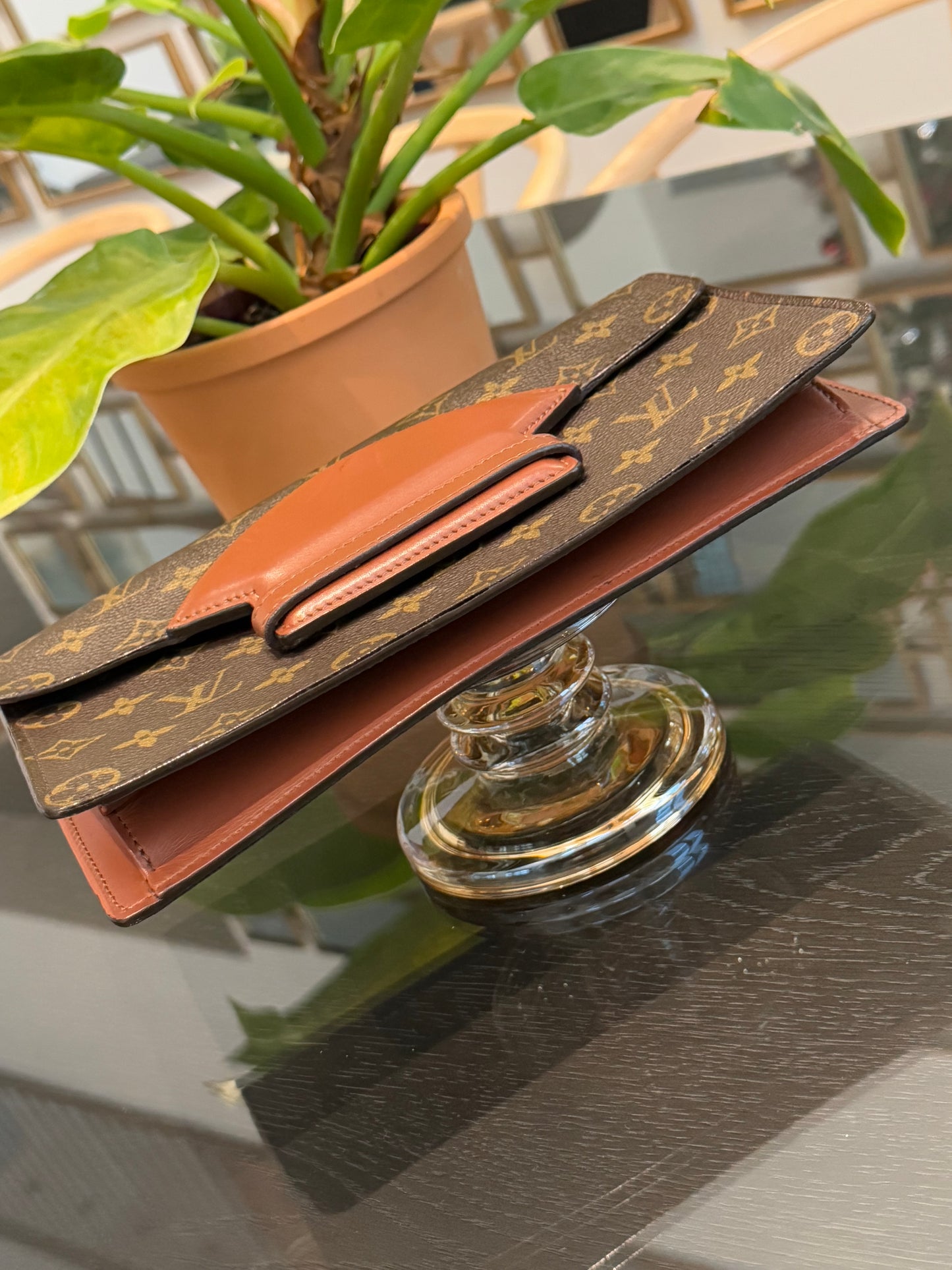 Chaillot Clutch w/ Dustbag -Year: 1987