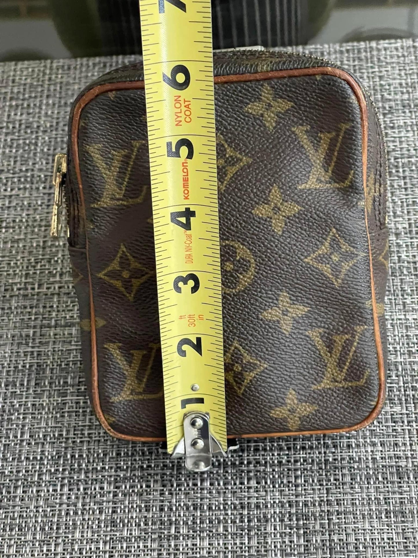 A Mini Vintage Trousse Pouch - 🗓️ Year: 1990