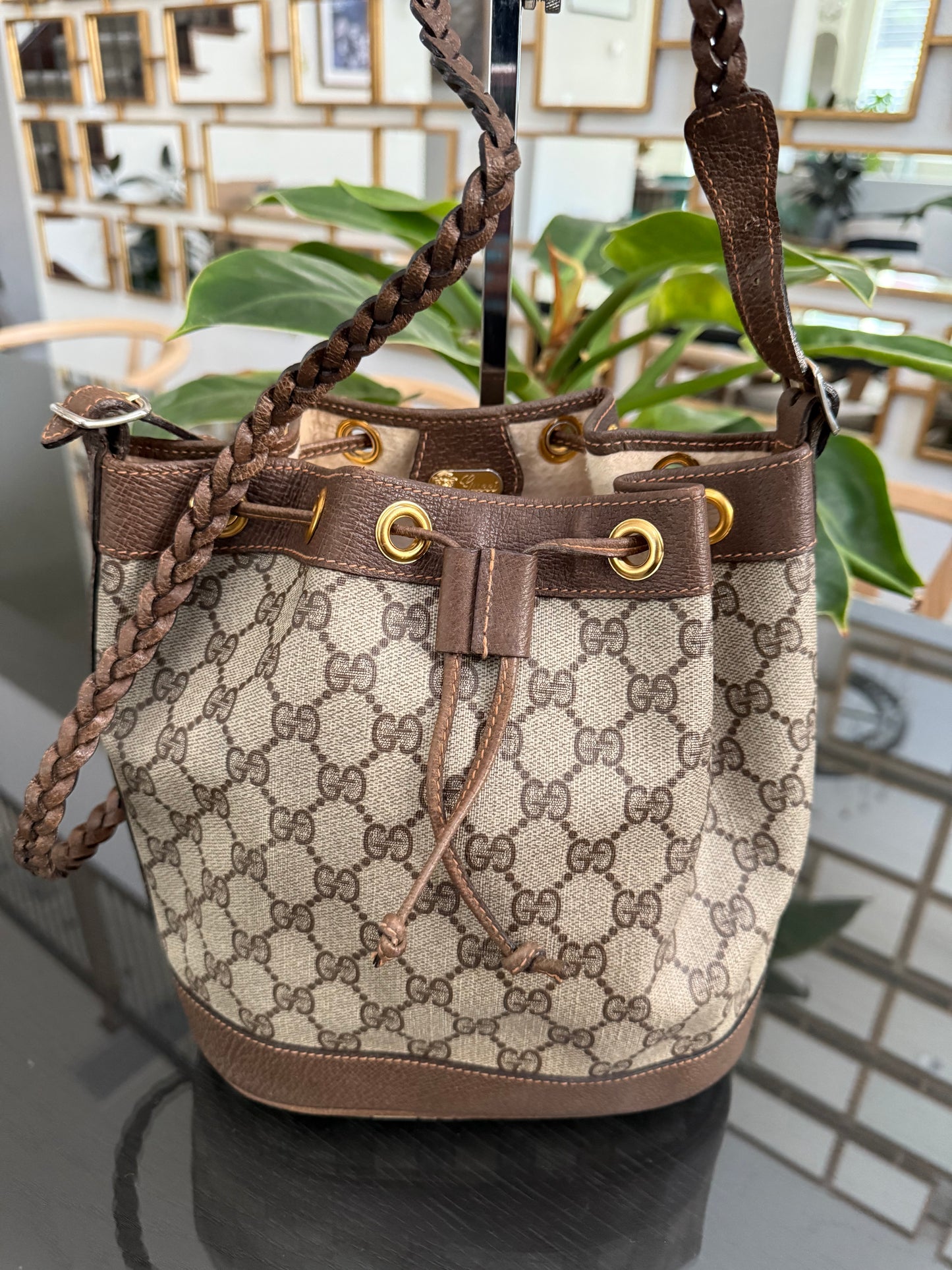 Gucci Vintage Bucket Crossbody bag