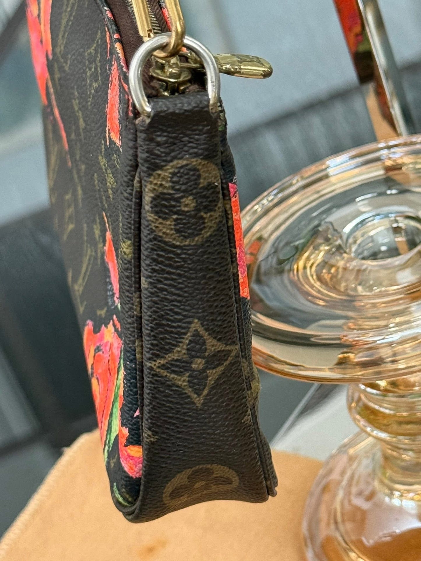 Monogram Roses Pochette Accessories with Dustbag and Paper bag ๐
Year: 2008