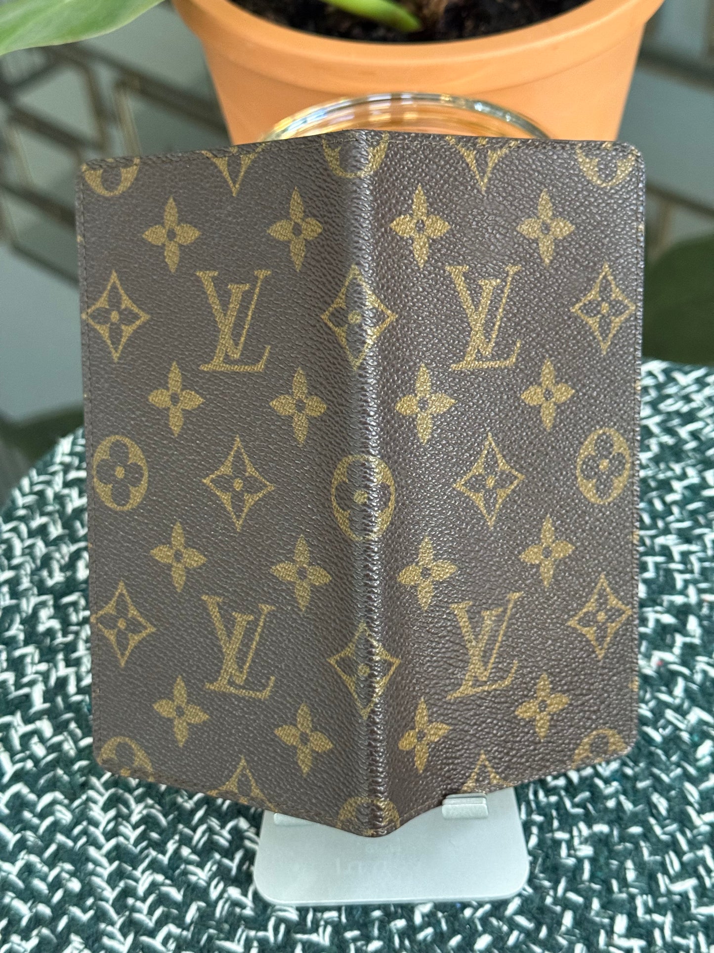 Vintage Checkbook Holder in Monogram 🗓️ Year: 1989