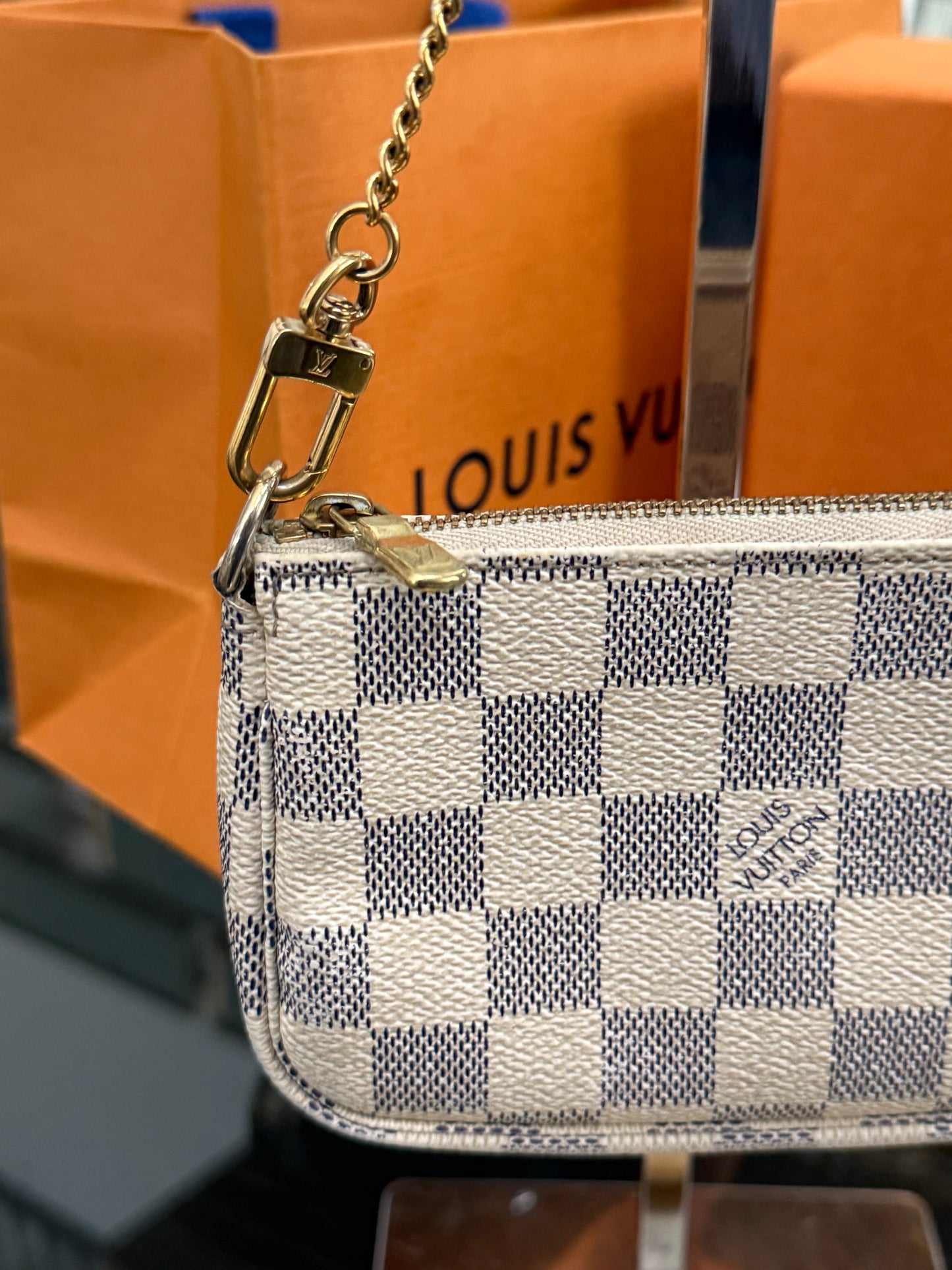 Mini Pochette Accessories in Azur - π
Year: 2010