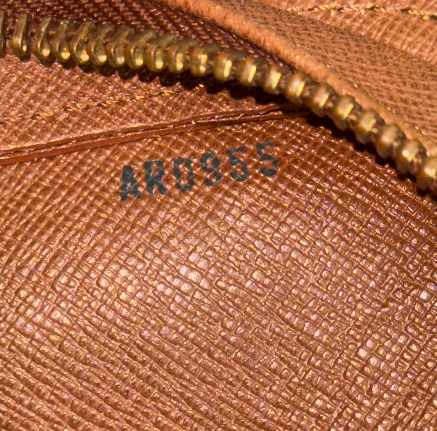 Orsay Clutch
๐๏ธ Year: 1995