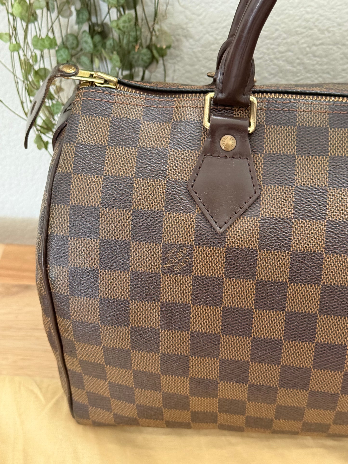Speedy 30 in DE with π Lock & Key and Dustbag - π
Year: 2008