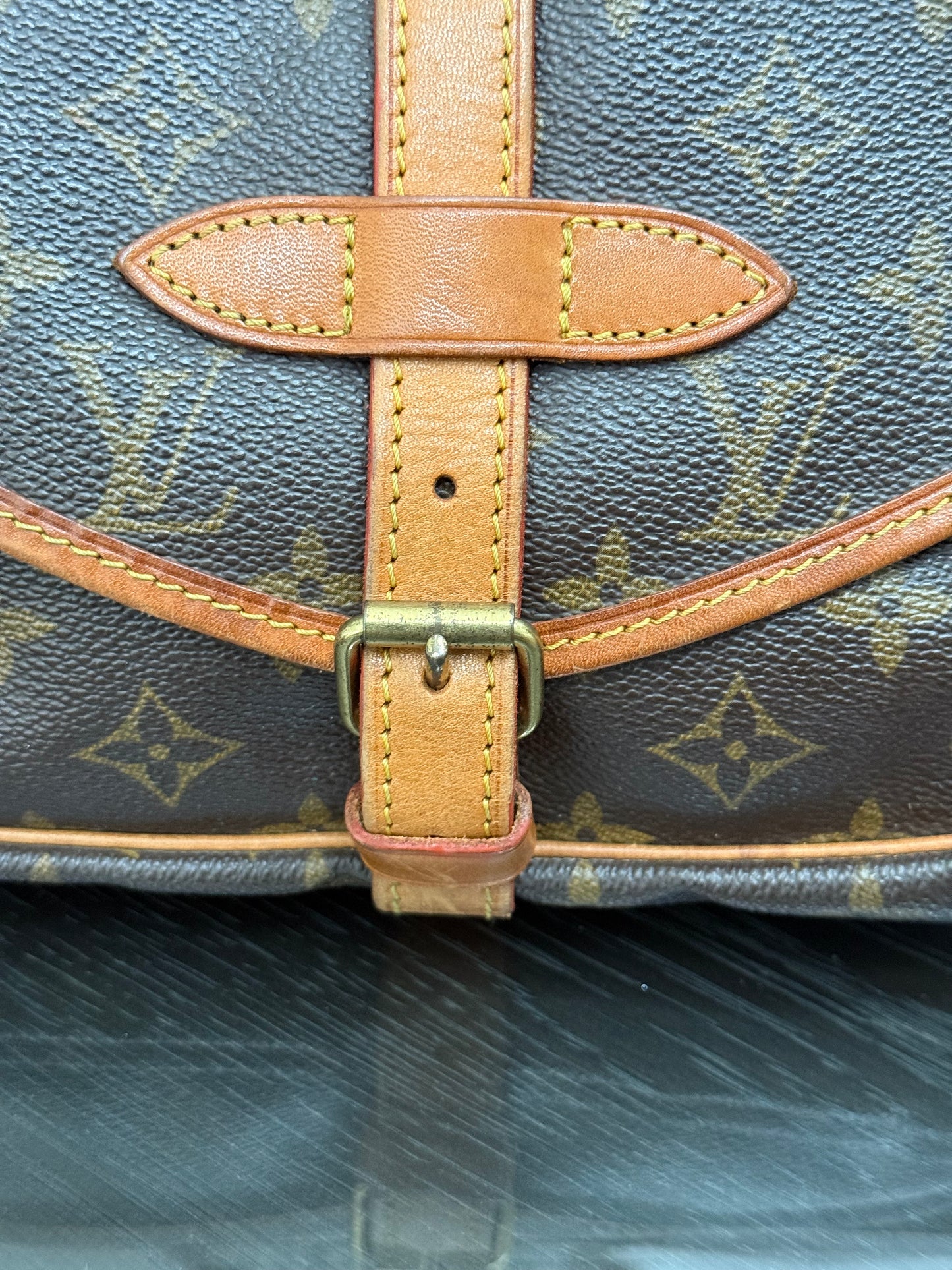 Saumur 30 Crossbody -๐๏ธ Year: 1992