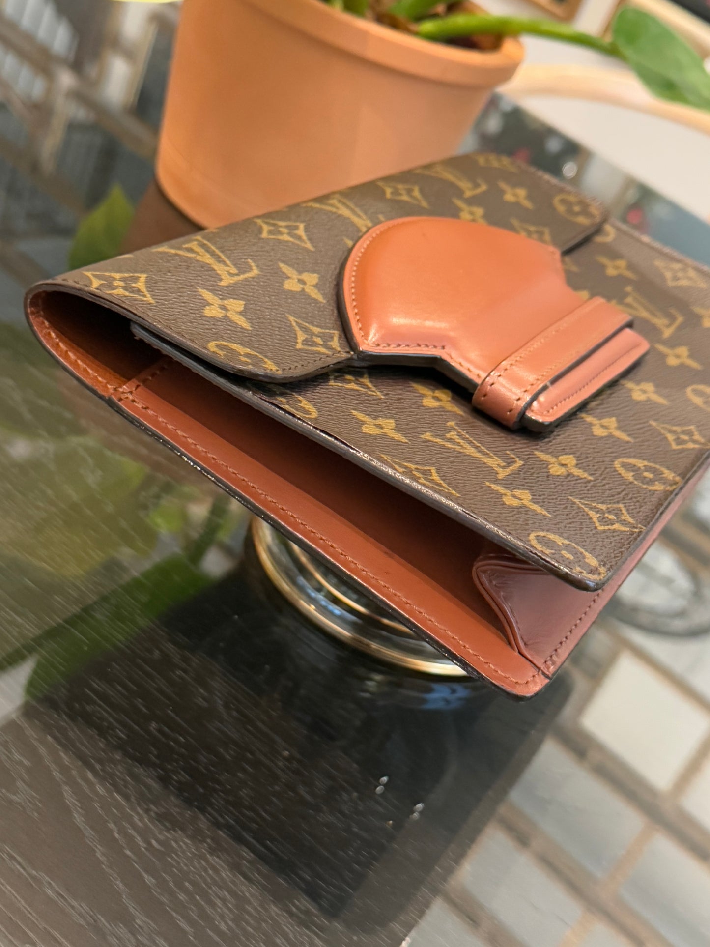 Chaillot Clutch w/ Dustbag -Year: 1987