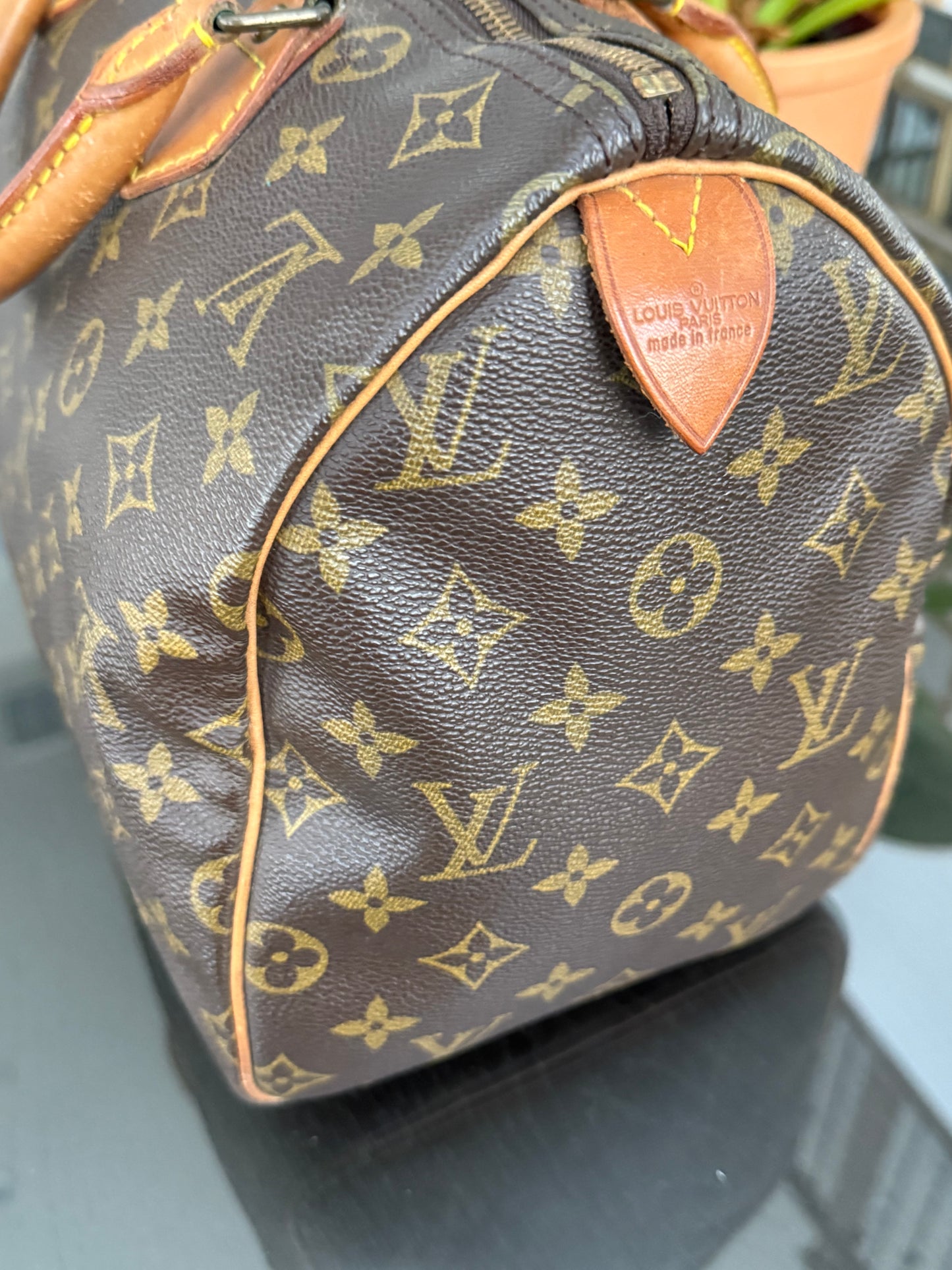 Speedy 30 with π Lock & Key - π
Year: 1989