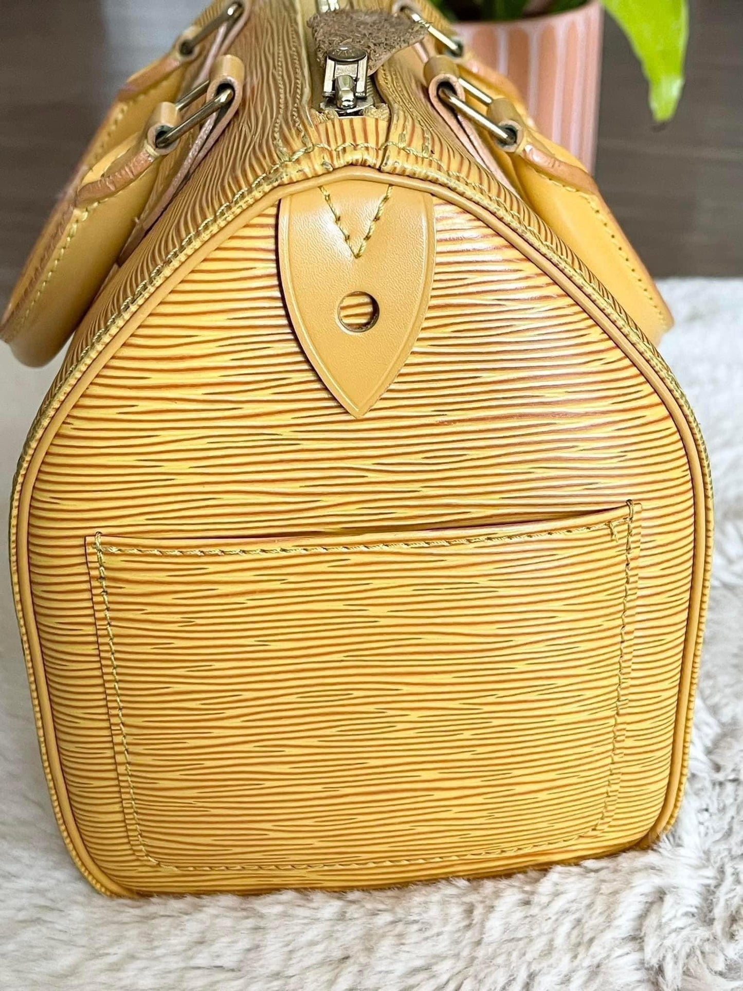 Epi Speedy 25 in Tassel Yellow -Year: 1994