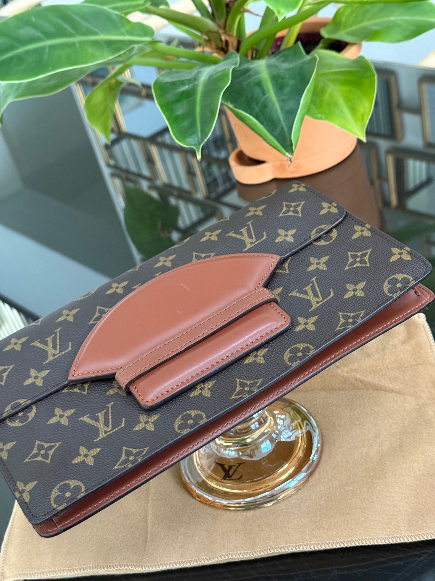 Chaillot Clutch w/ Dustbag 🗓️ Year: 1987