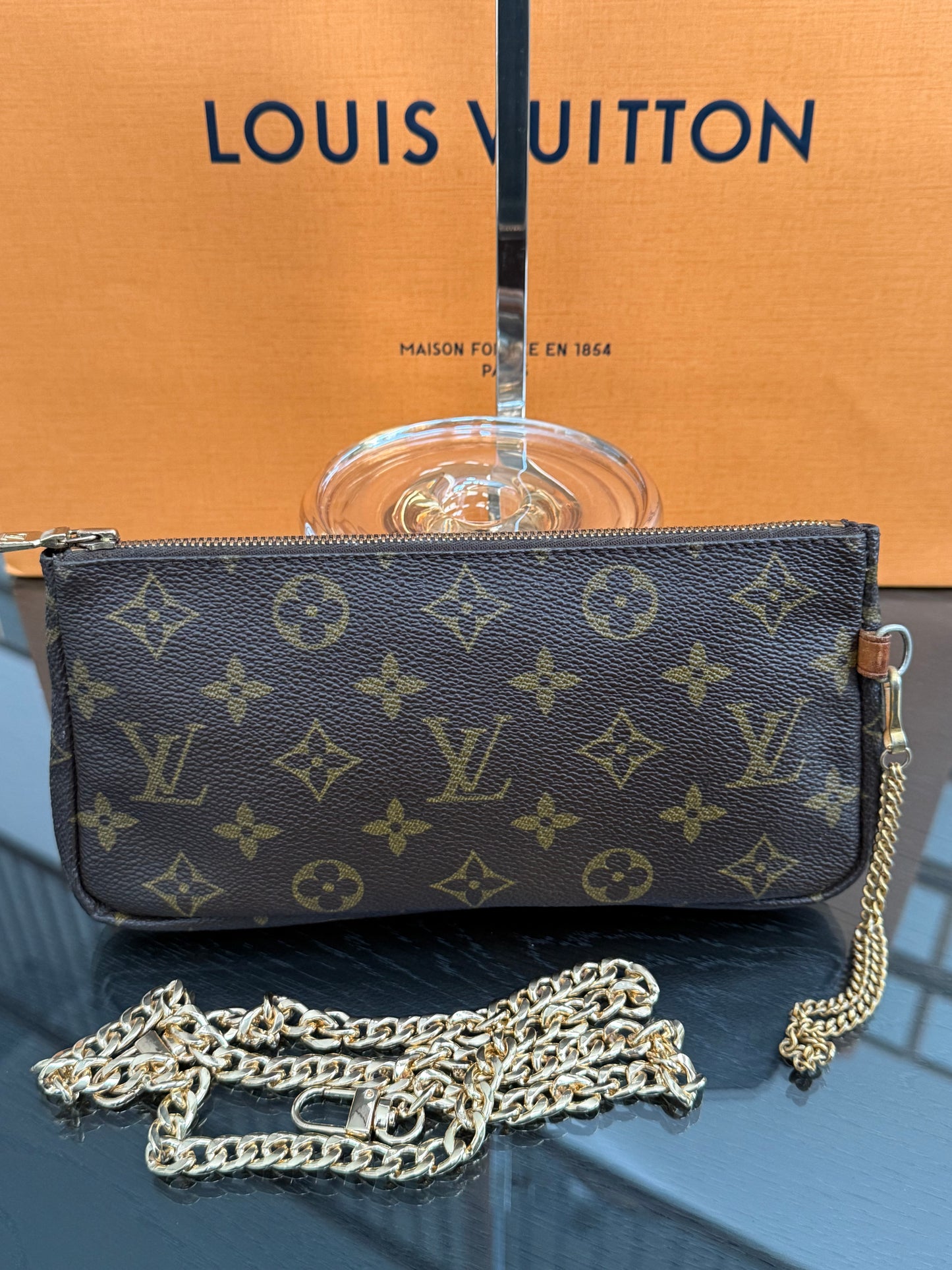 Sac Shopping Pouch with Generic Gold Strap